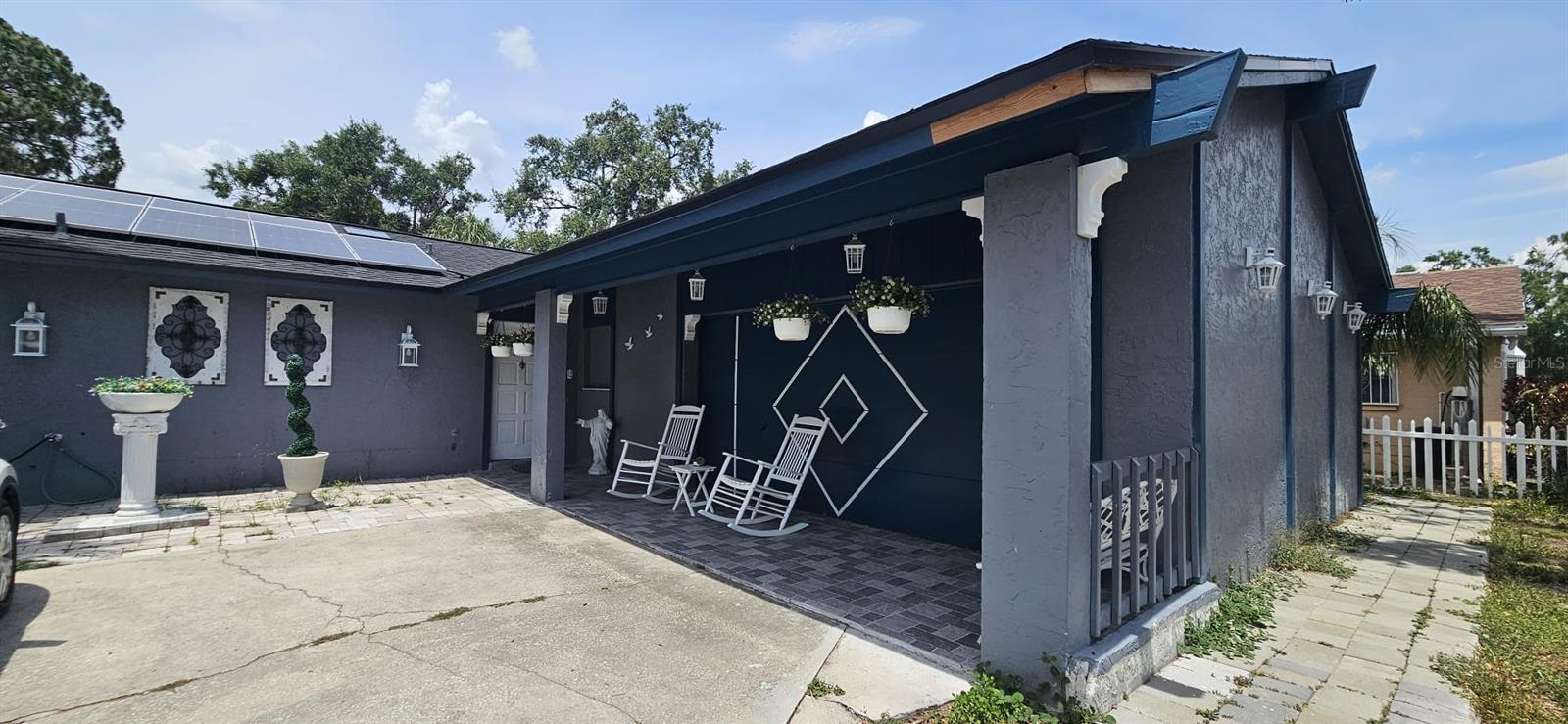 Photo one of 7515 Brookhaven Ct Tampa FL 33634 | MLS TB8394624