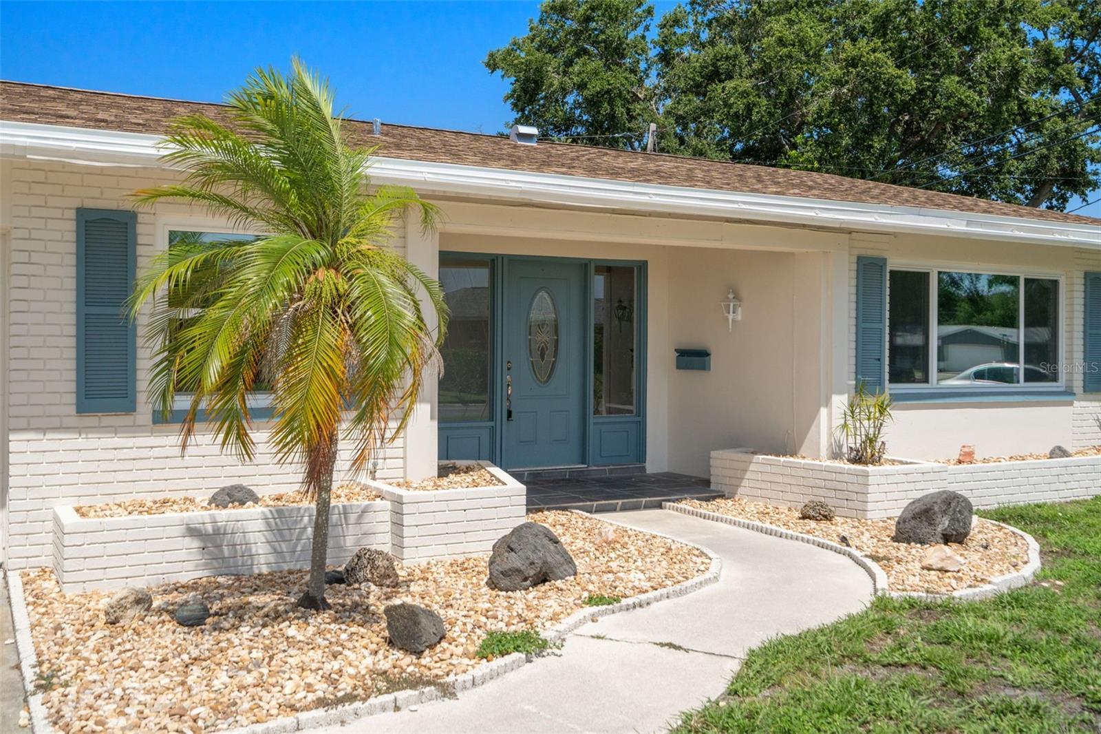Photo one of 6236 17Th S St St Petersburg FL 33712 | MLS TB8395347