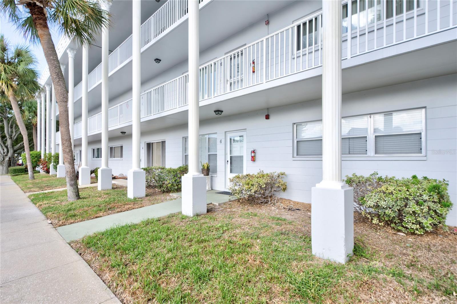 Photo one of 2450 Canadian Way # 6 Clearwater FL 33763 | MLS U8213391
