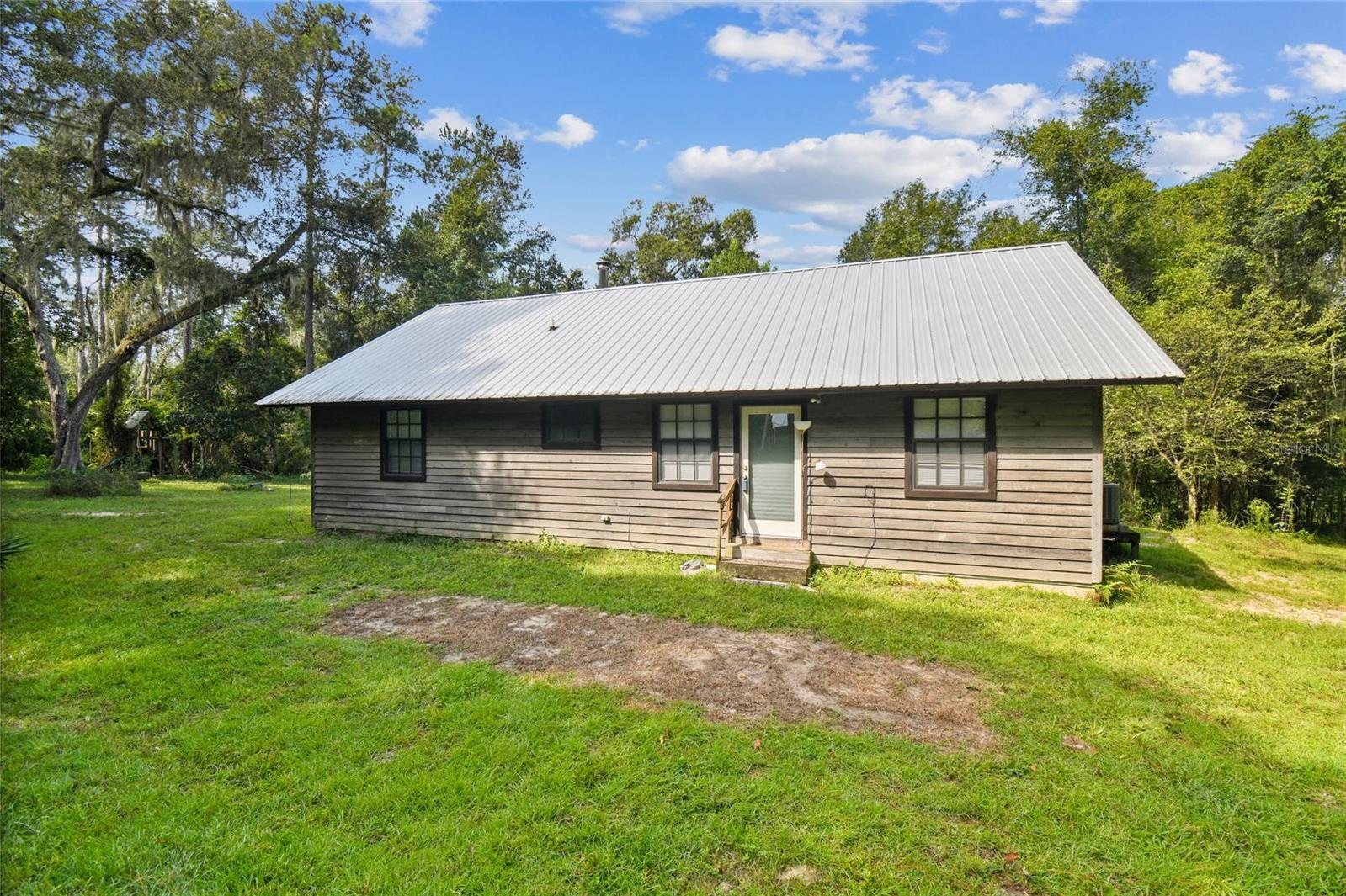 Photo one of 3144 Spring Lake Hwy Brooksville FL 34602 | MLS U8214528