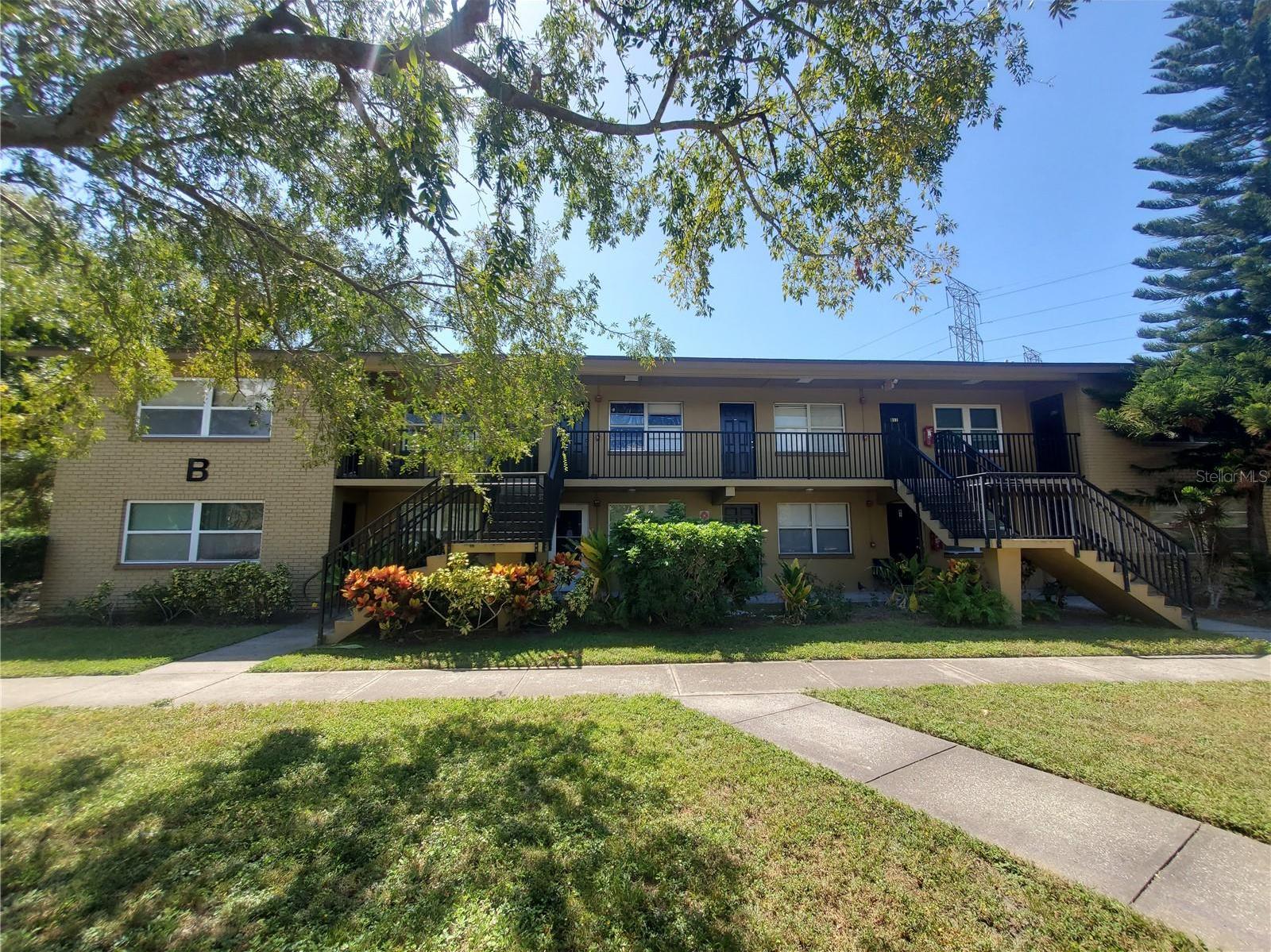 Photo one of 2500 Harn Blvd # B12 Clearwater FL 33764 | MLS U8216804