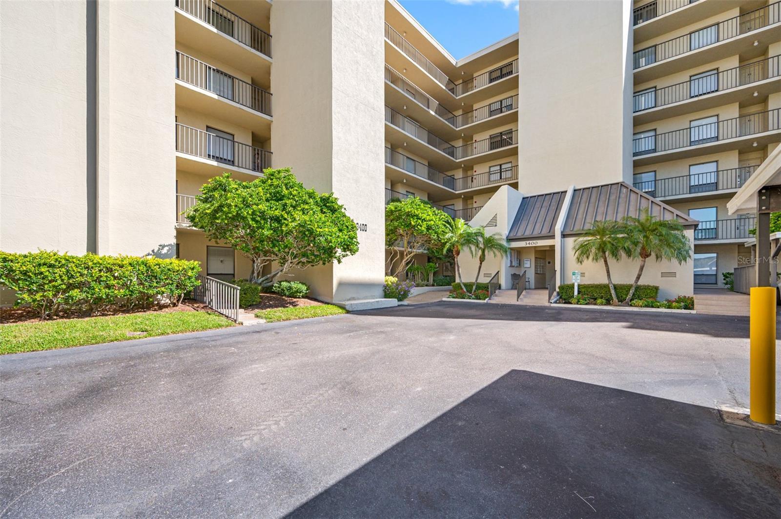 Photo one of 3400 Cove Cay Dr # 5B Clearwater FL 33760 | MLS U8219732