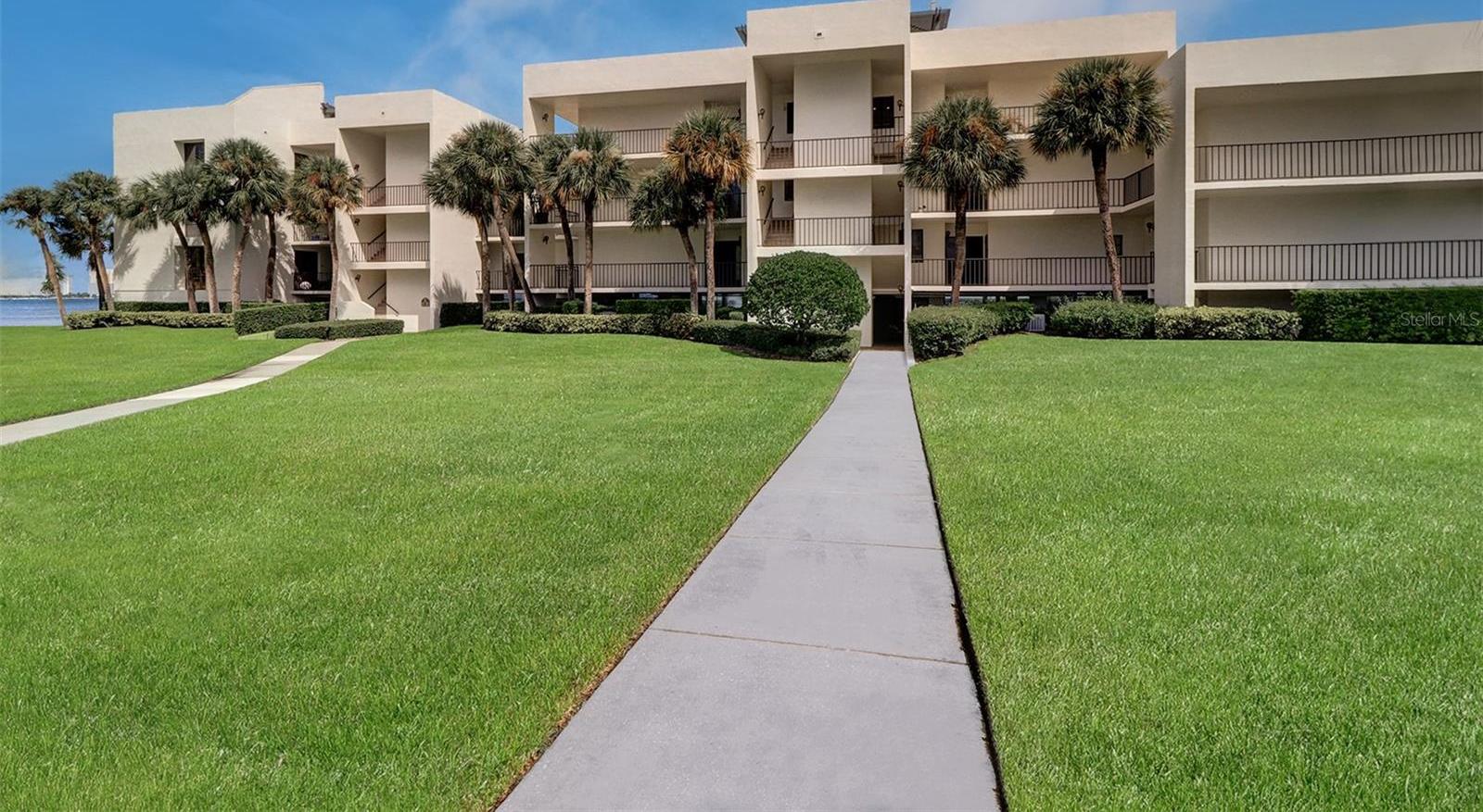 Photo one of 50 Coe Rd # 223 Belleair FL 33756 | MLS U8224629