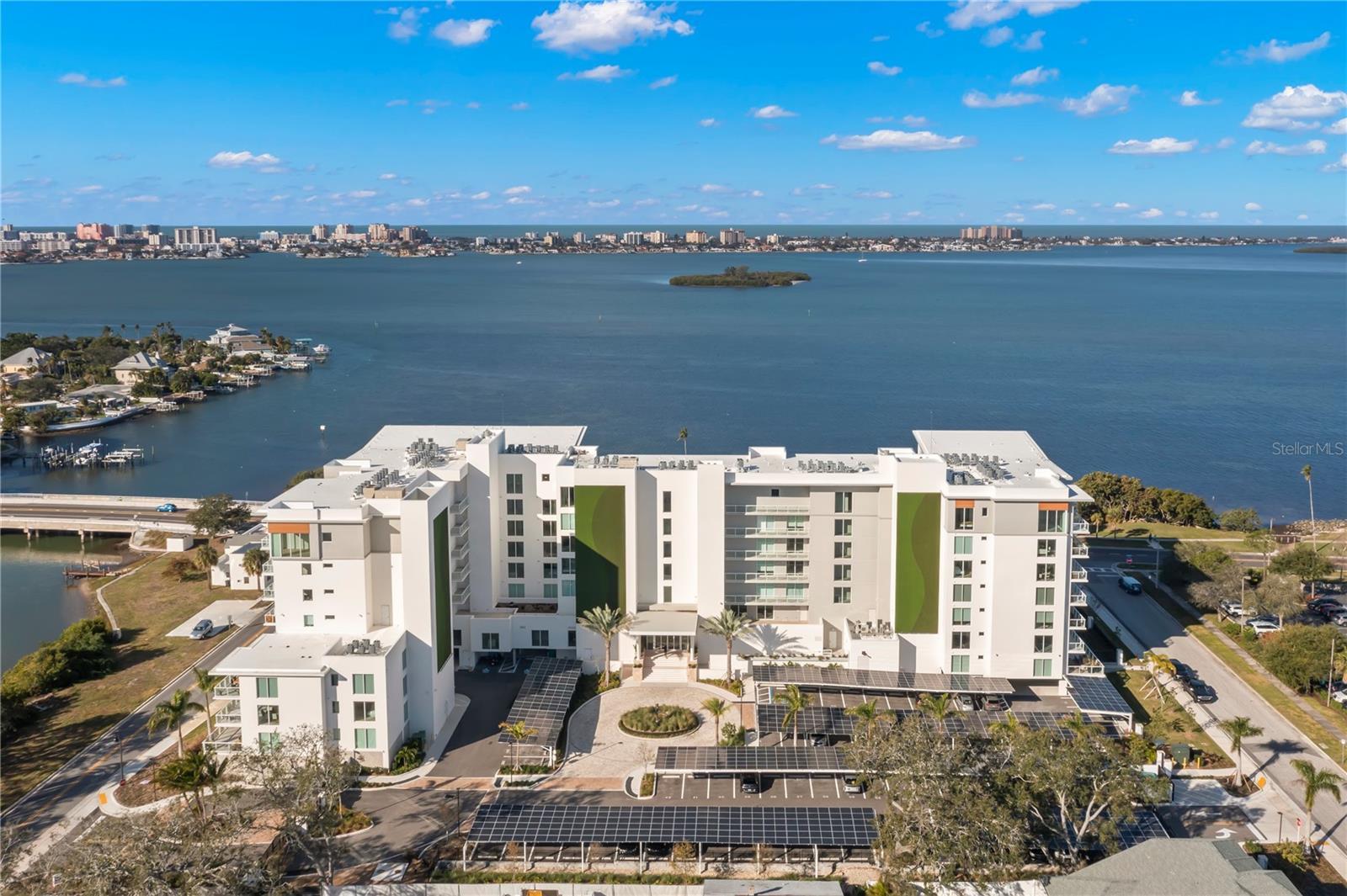Photo one of 1020 Sunset Point Rd # 213 Clearwater FL 33755 | MLS U8227387