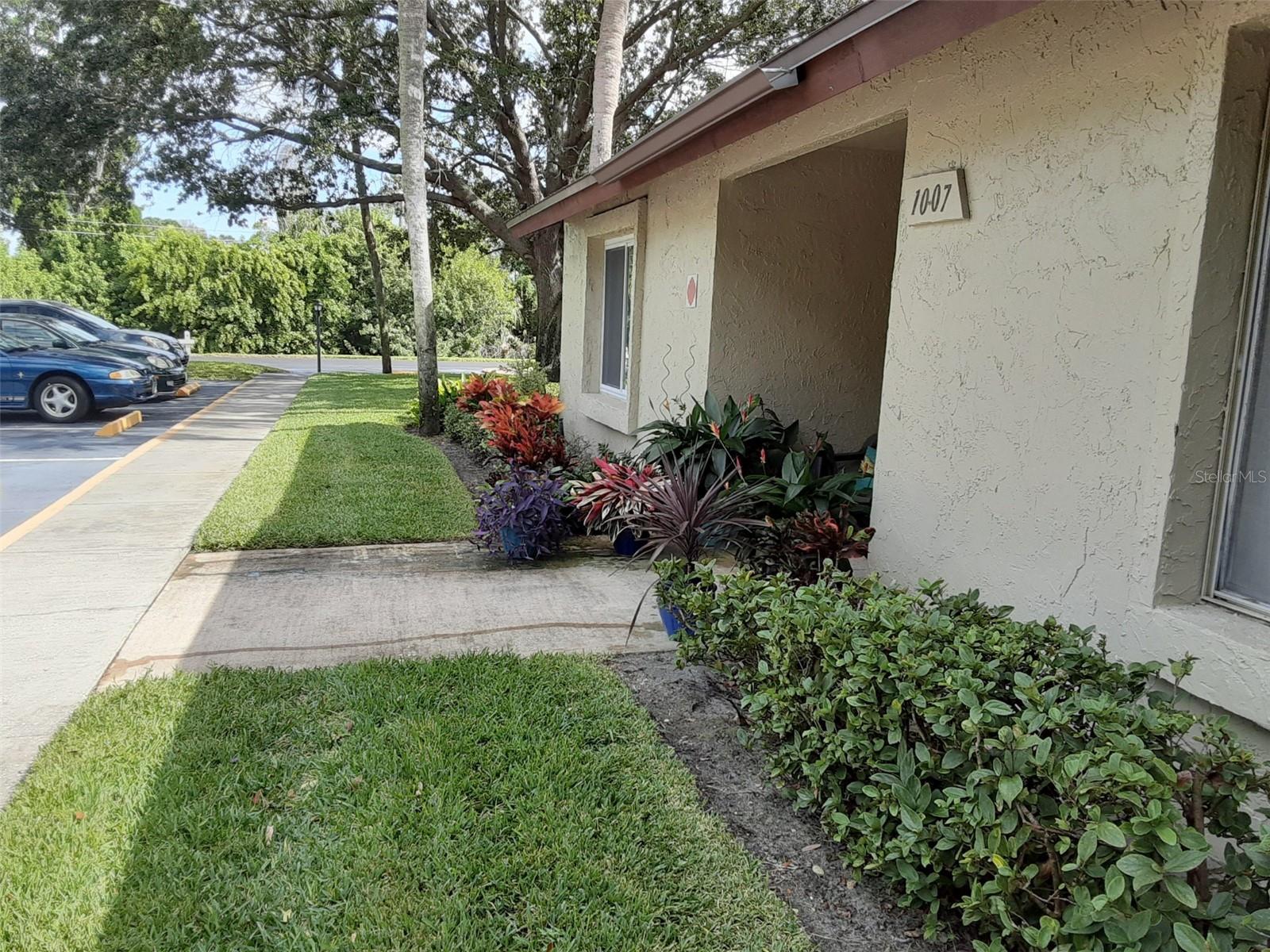 Photo one of 4215 East Bay Dr # 1007A Clearwater FL 33764 | MLS U8228839