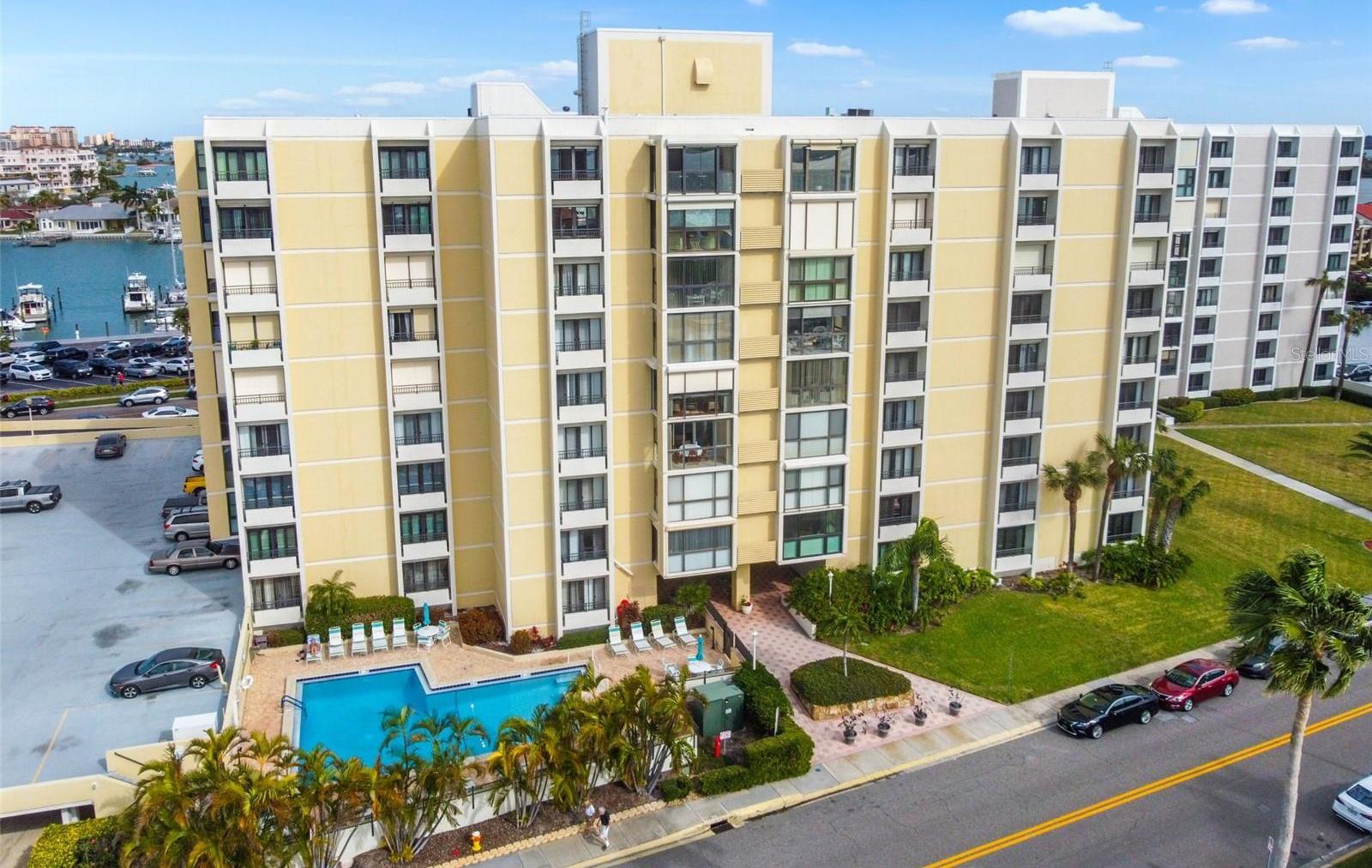 Photo one of 830 S Gulfview Blvd # 102 Clearwater FL 33767 | MLS U8229021