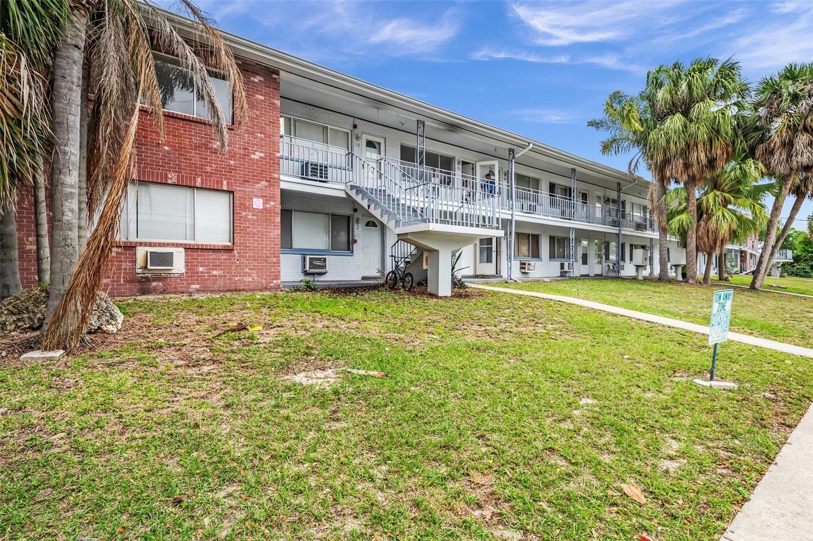 Photo one of 2353 Shelley St # 18 Clearwater FL 33765 | MLS U8229673