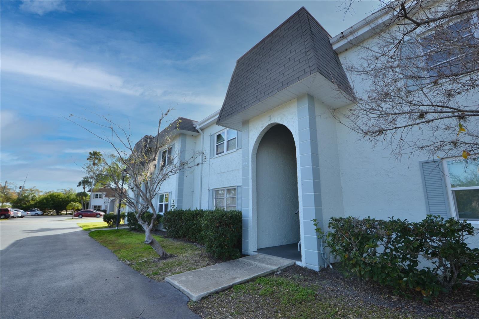 Photo one of 247 S Mcmullen Booth Rd # 23 Clearwater FL 33759 | MLS U8230555