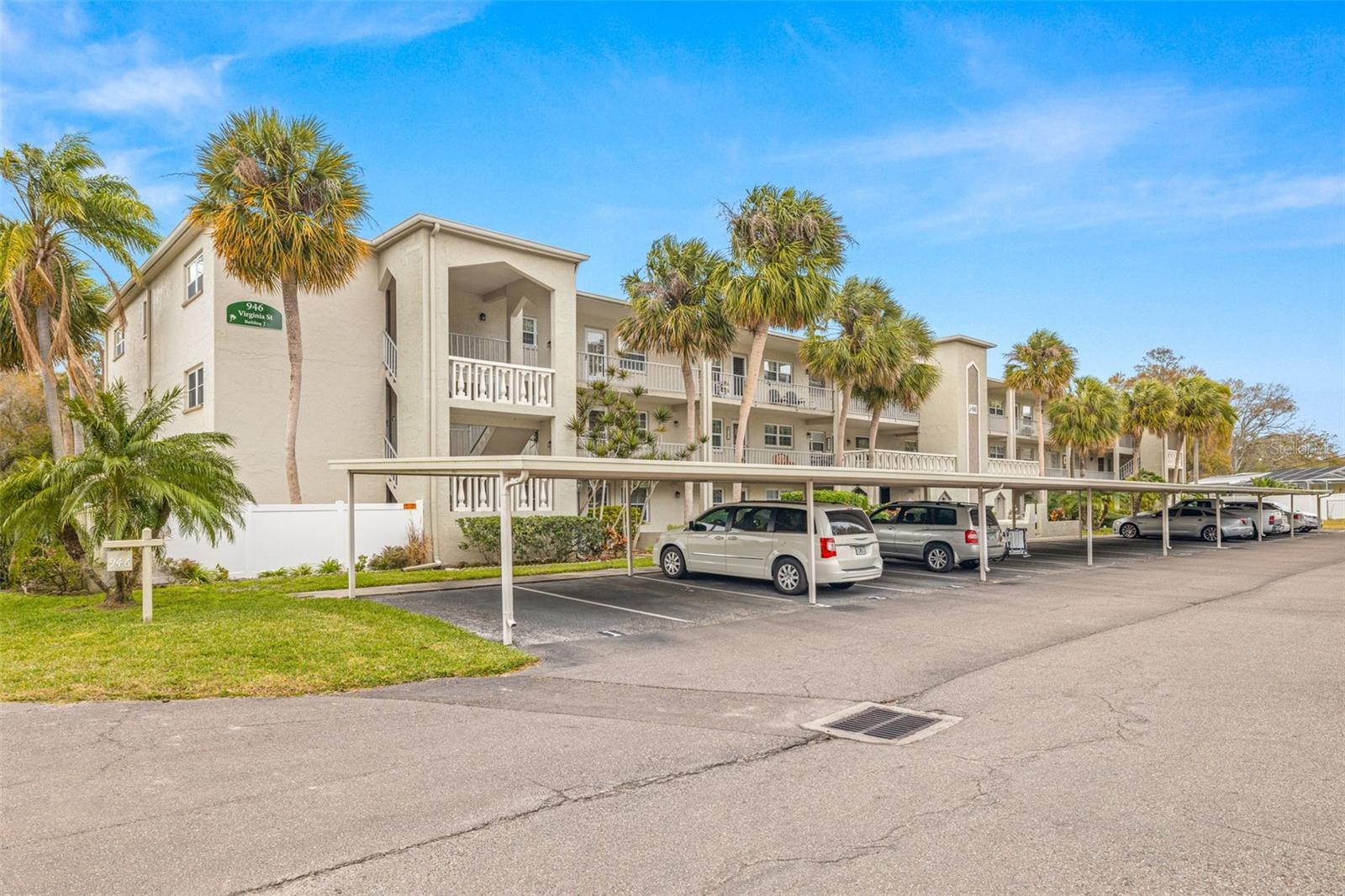 Photo one of 946 Virginia St # 107 Dunedin FL 34698 | MLS U8230674