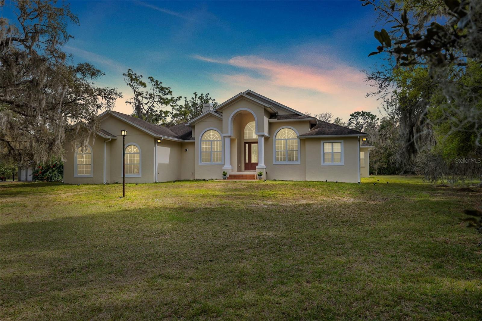 Photo one of 9824 Brantley Rd Lithia FL 33547 | MLS U8231611