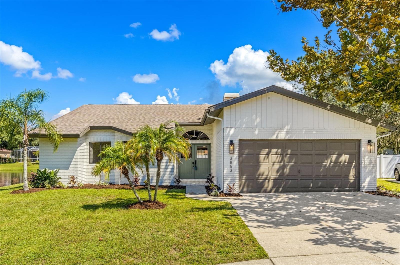 Photo one of 3863 Oakleaf Cir Tarpon Springs FL 34688 | MLS U8234584