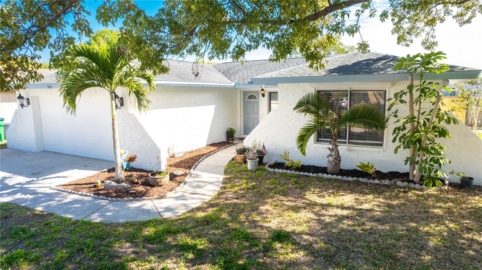 Photo one of 9182 85Th Ave Largo FL 33777 | MLS U8235482