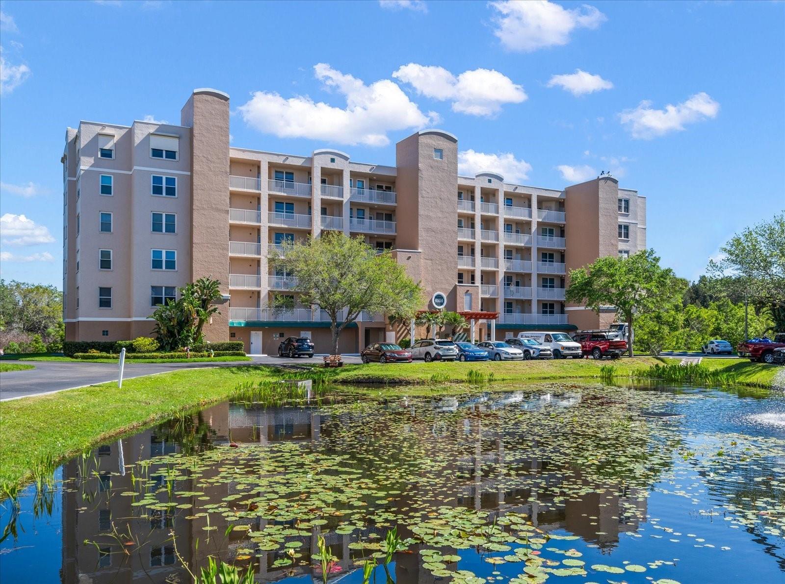 Photo one of 6550 Shoreline Dr # 7105 St Petersburg FL 33708 | MLS U8235670