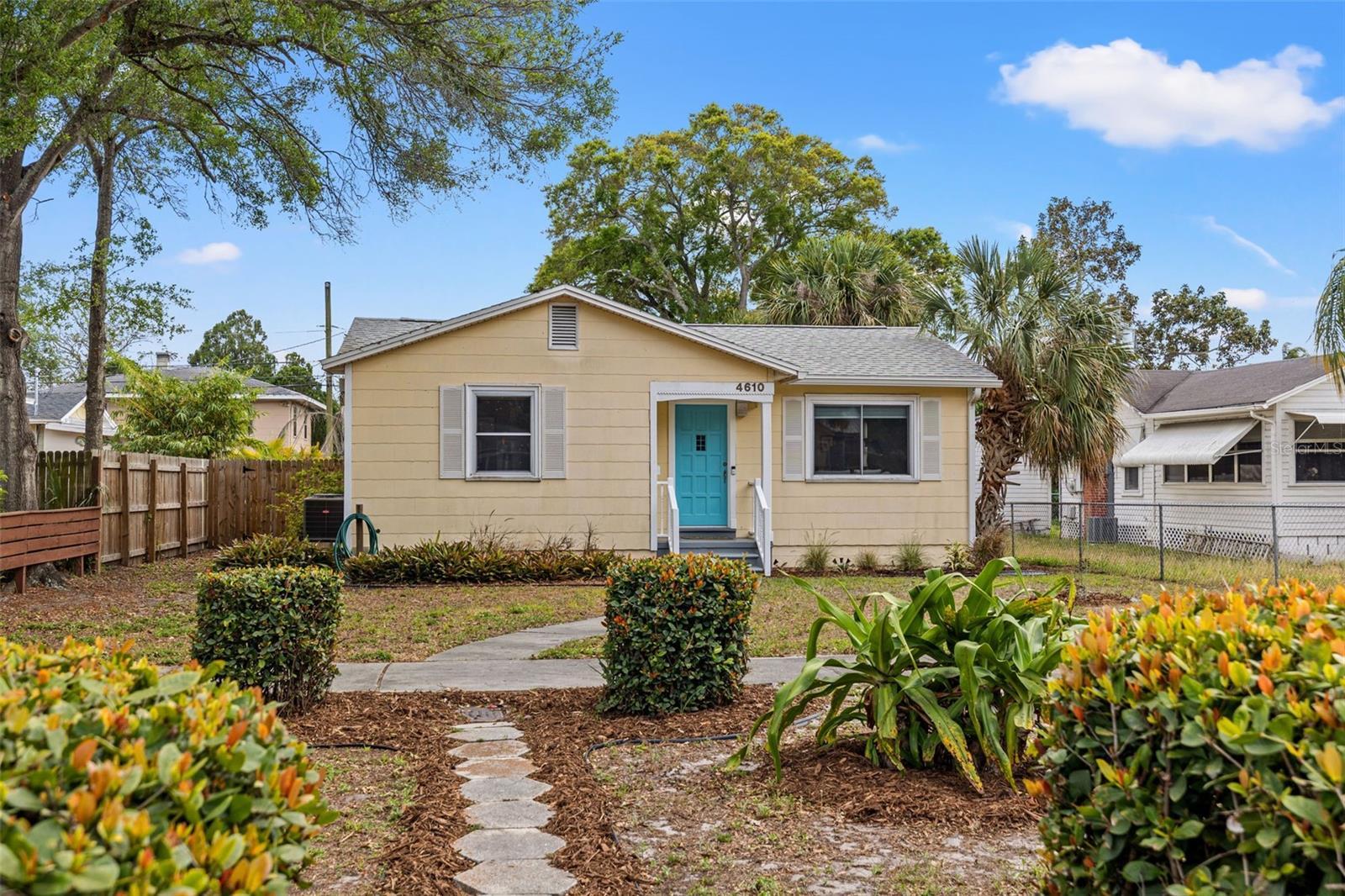 Photo one of 4610 Burlington N Ave St Petersburg FL 33713 | MLS U8236281