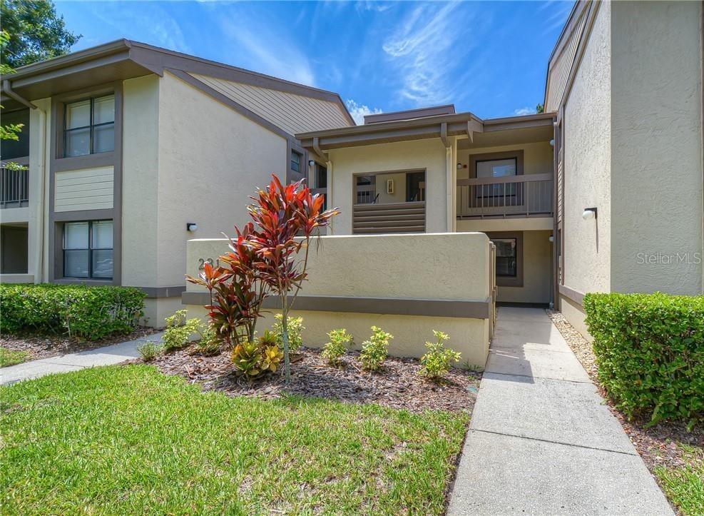 Photo one of 234 Woodlake Wynde # 52 Oldsmar FL 34677 | MLS U8236796