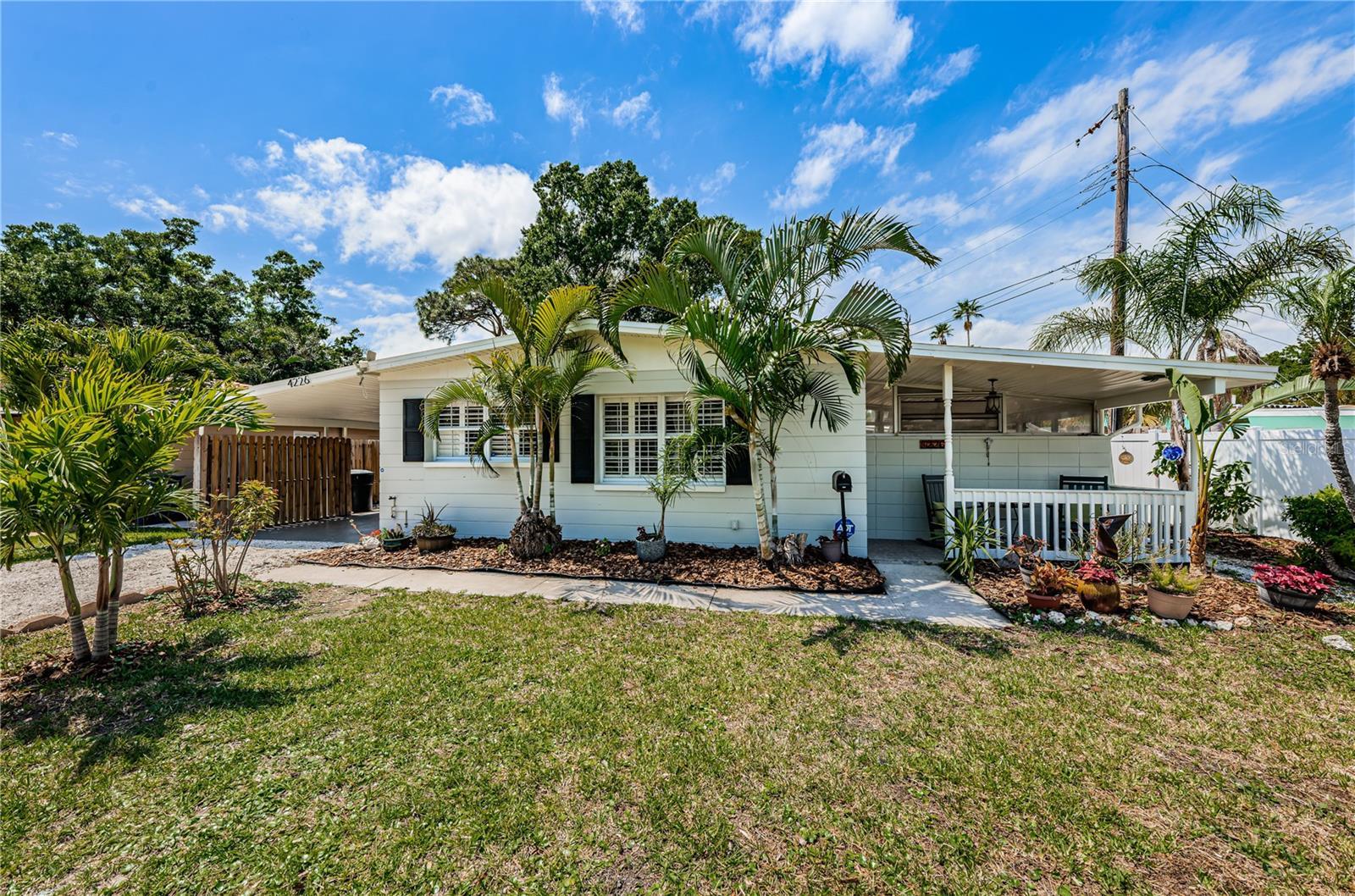 Photo one of 4226 Carson Ne St St Petersburg FL 33703 | MLS U8236896