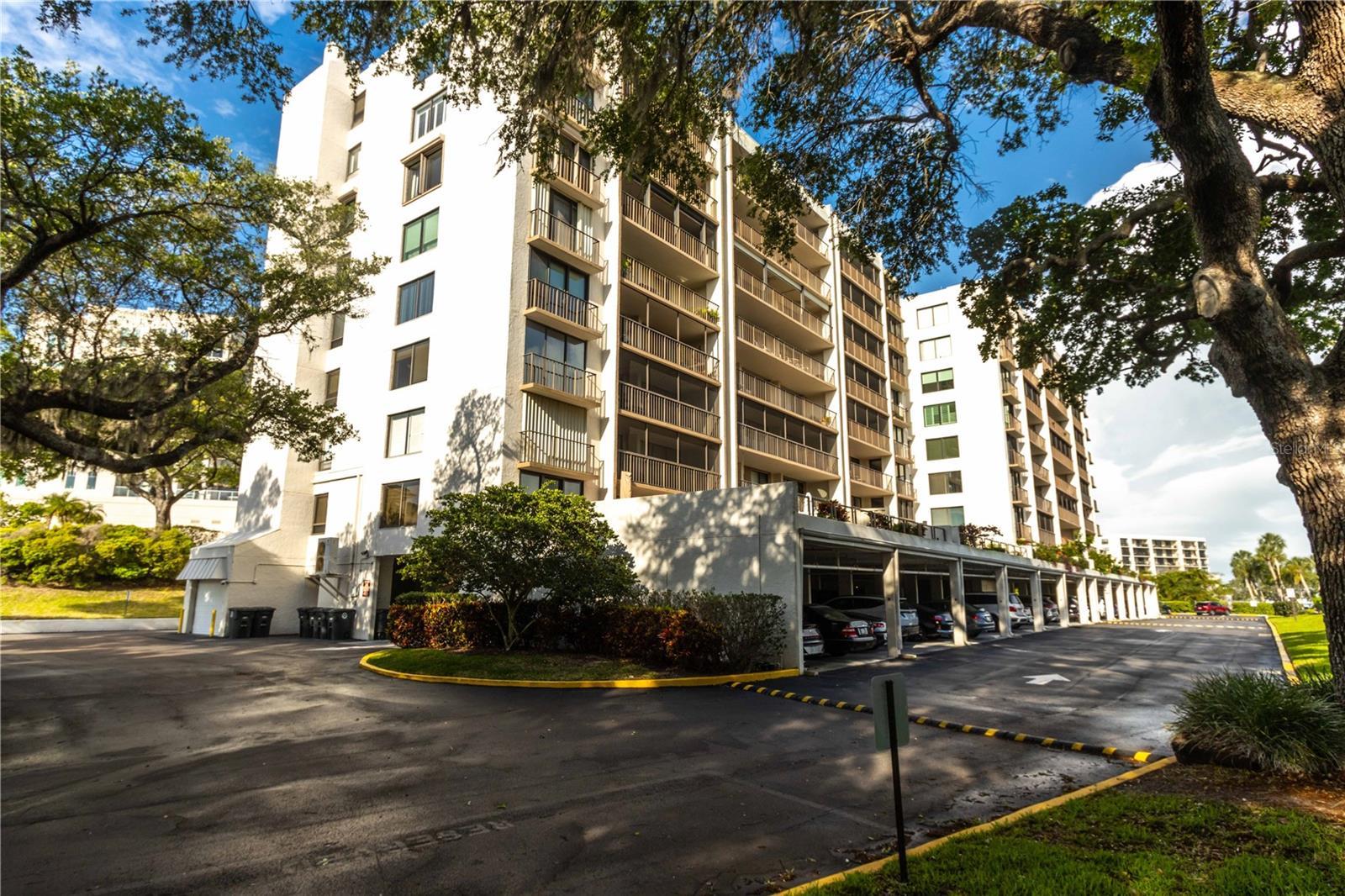 Photo one of 220 Belleview Blvd # 302 Belleair FL 33756 | MLS U8236918