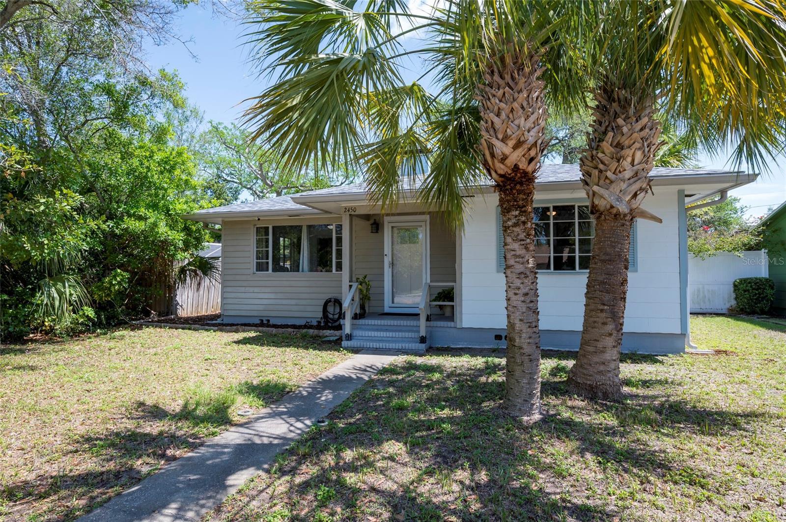 Photo one of 2450 49Th S St St Petersburg FL 33707 | MLS U8237168