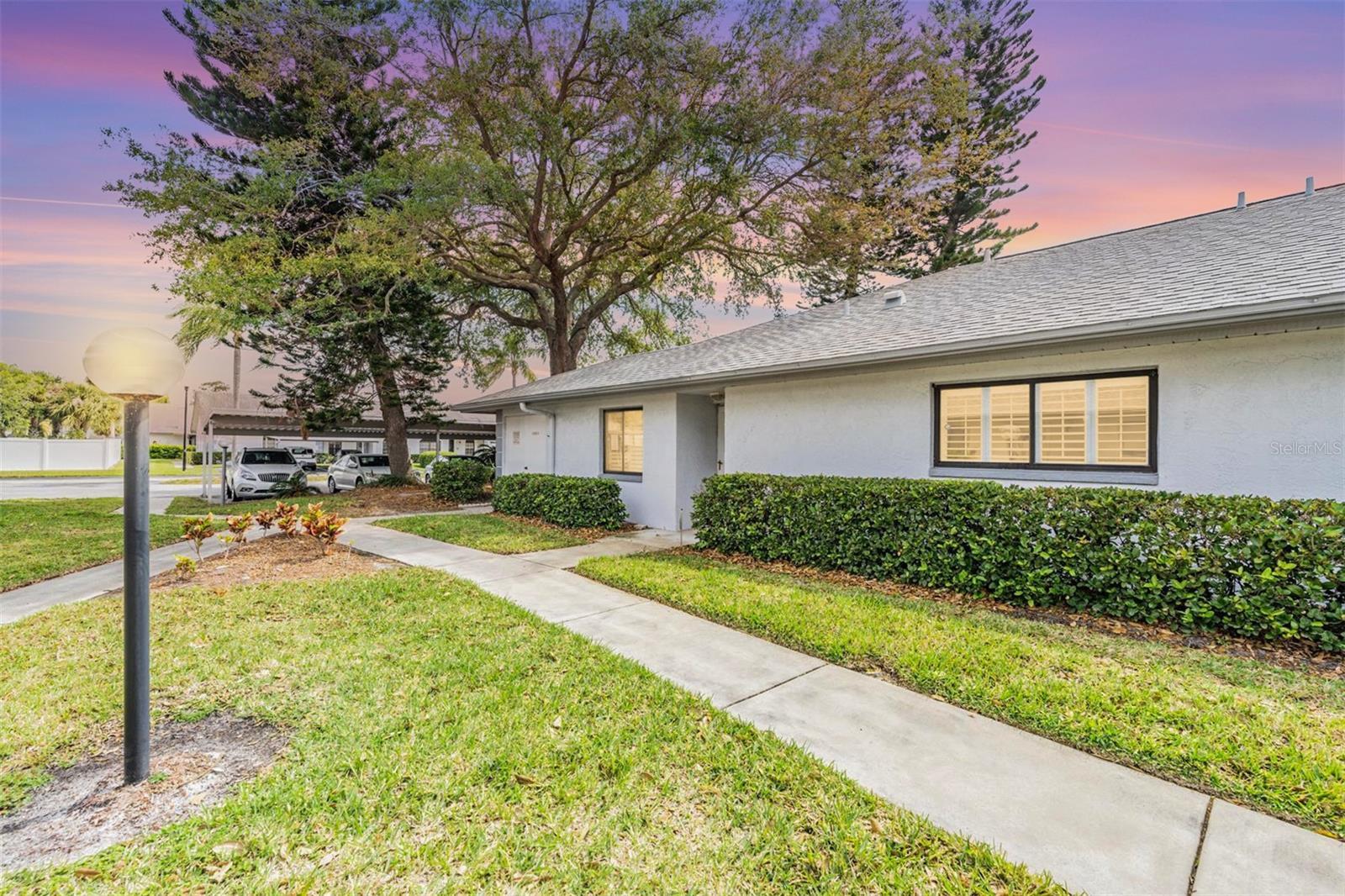 Photo one of 2701 Countryside Blvd # 101 Clearwater FL 33761 | MLS U8237254