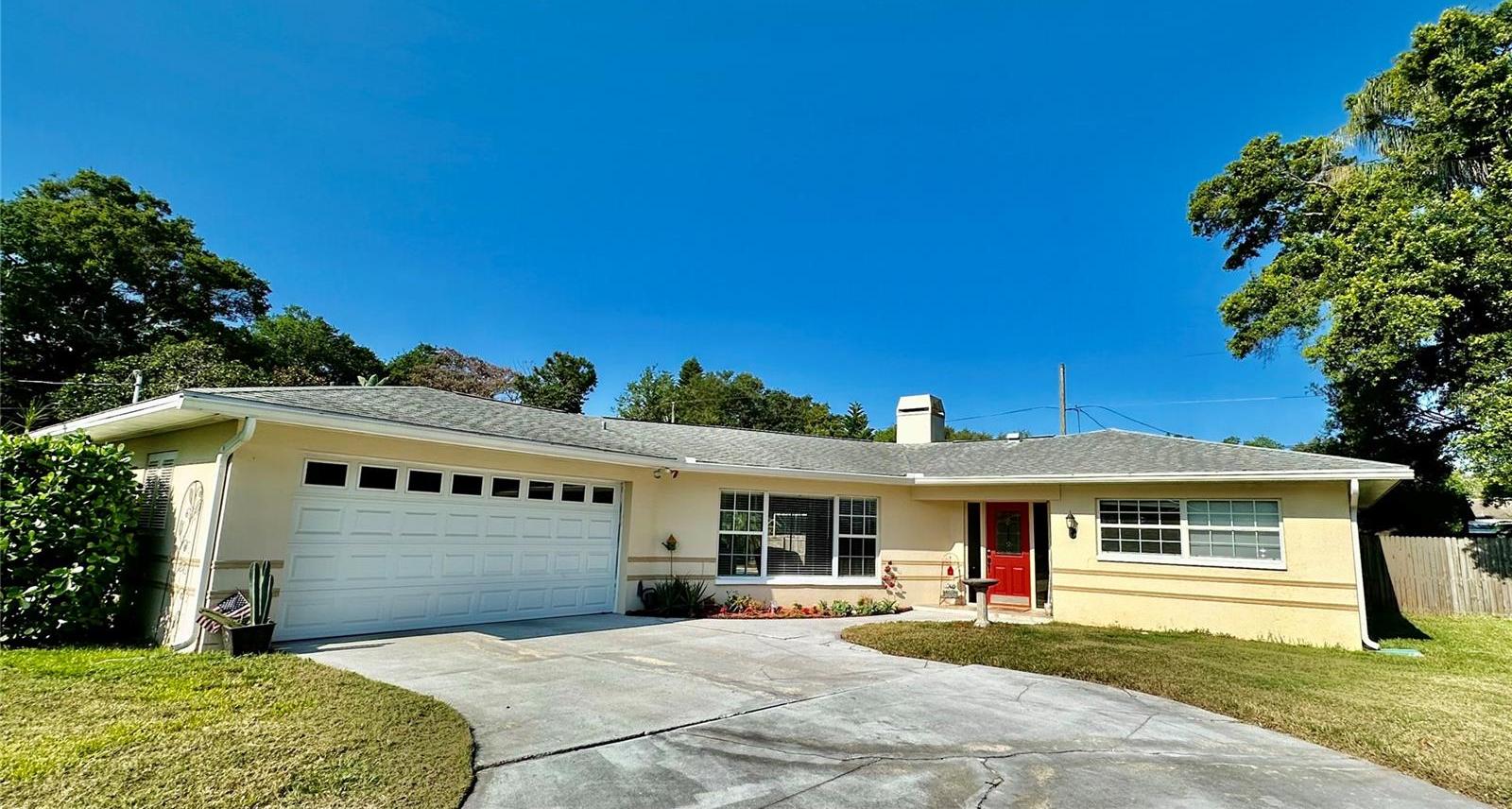 Photo one of 1450 Dexter Dr Clearwater FL 33756 | MLS U8237452