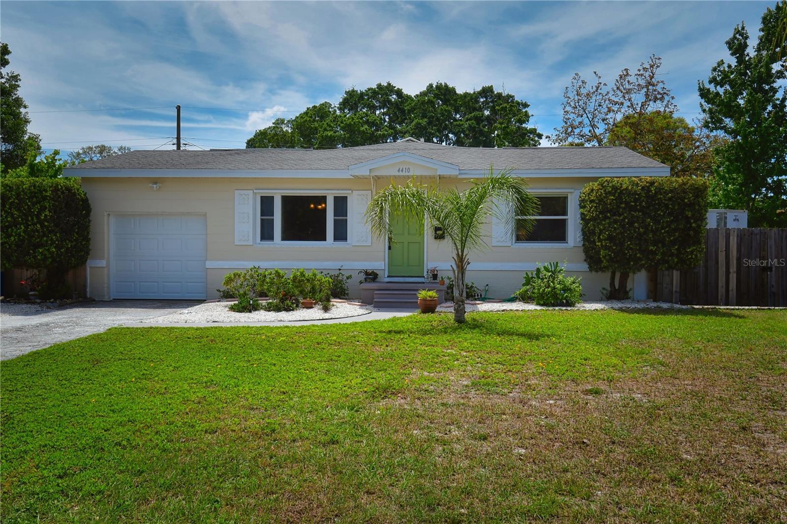 Photo one of 4410 25Th N Ave St Petersburg FL 33713 | MLS U8237466