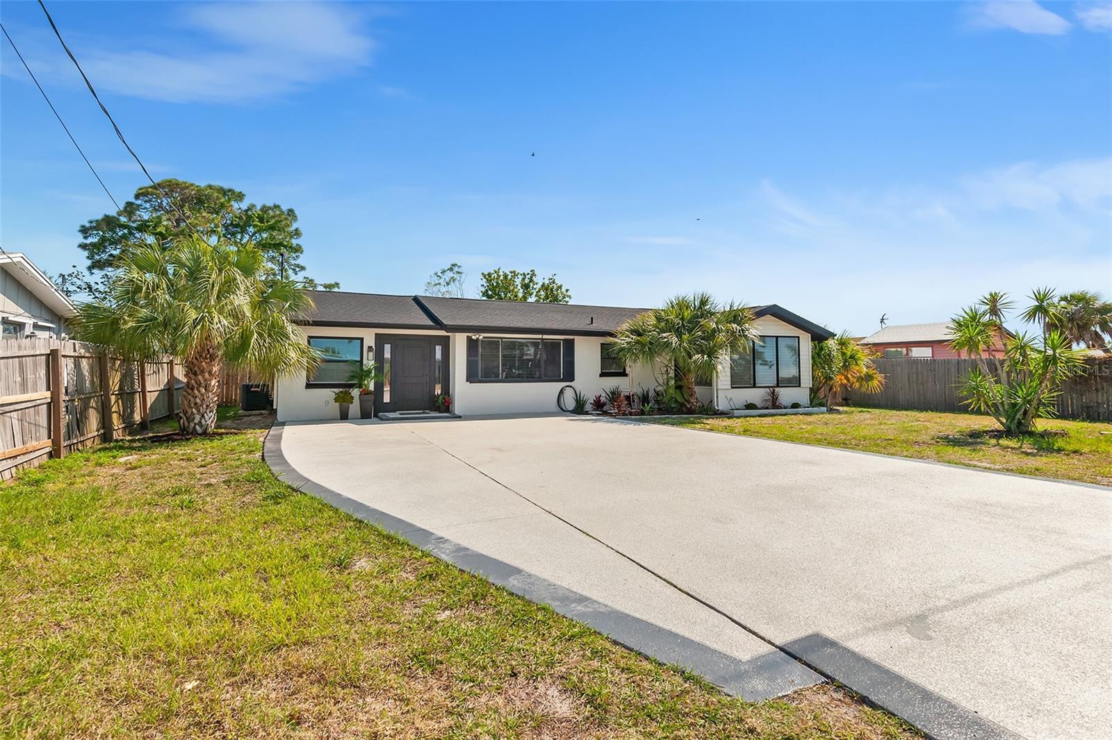 Photo one of 75 Virginia Ct Englewood FL 34223 | MLS U8238615