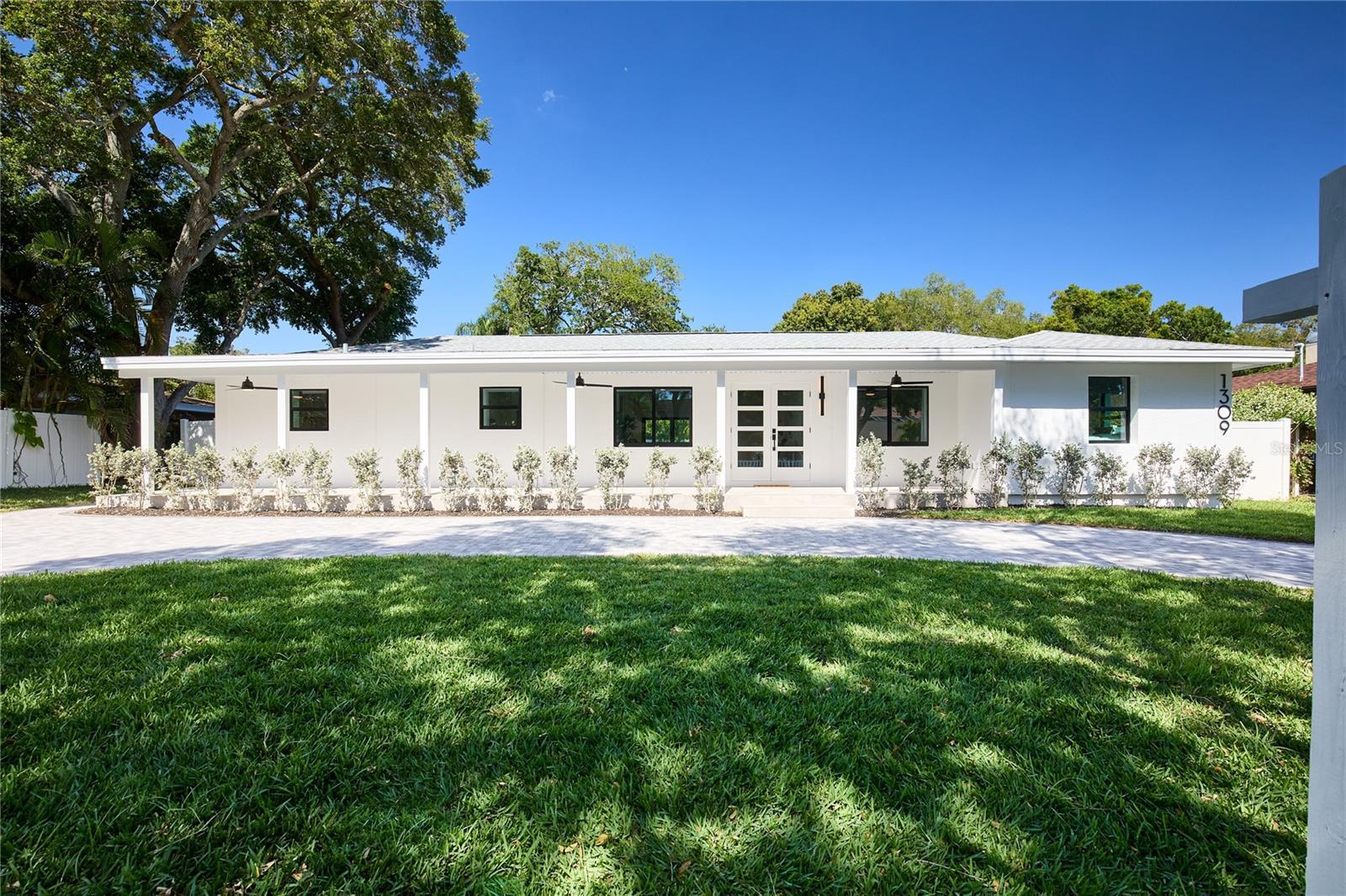 Photo one of 1309 Jungle N Ave St Petersburg FL 33710 | MLS U8239169