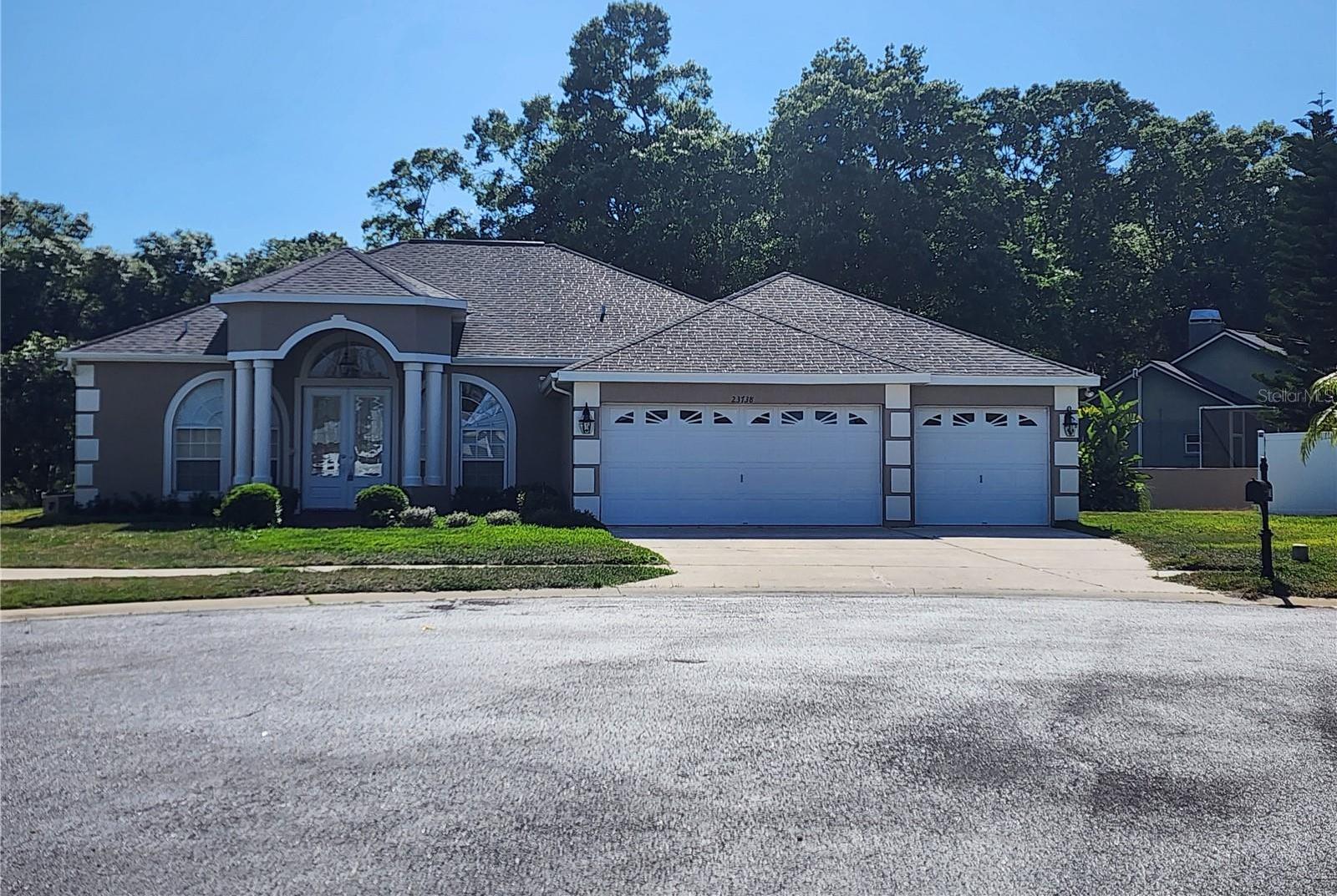 Photo one of 23738 Peace Pipe Ct Lutz FL 33559 | MLS U8239354