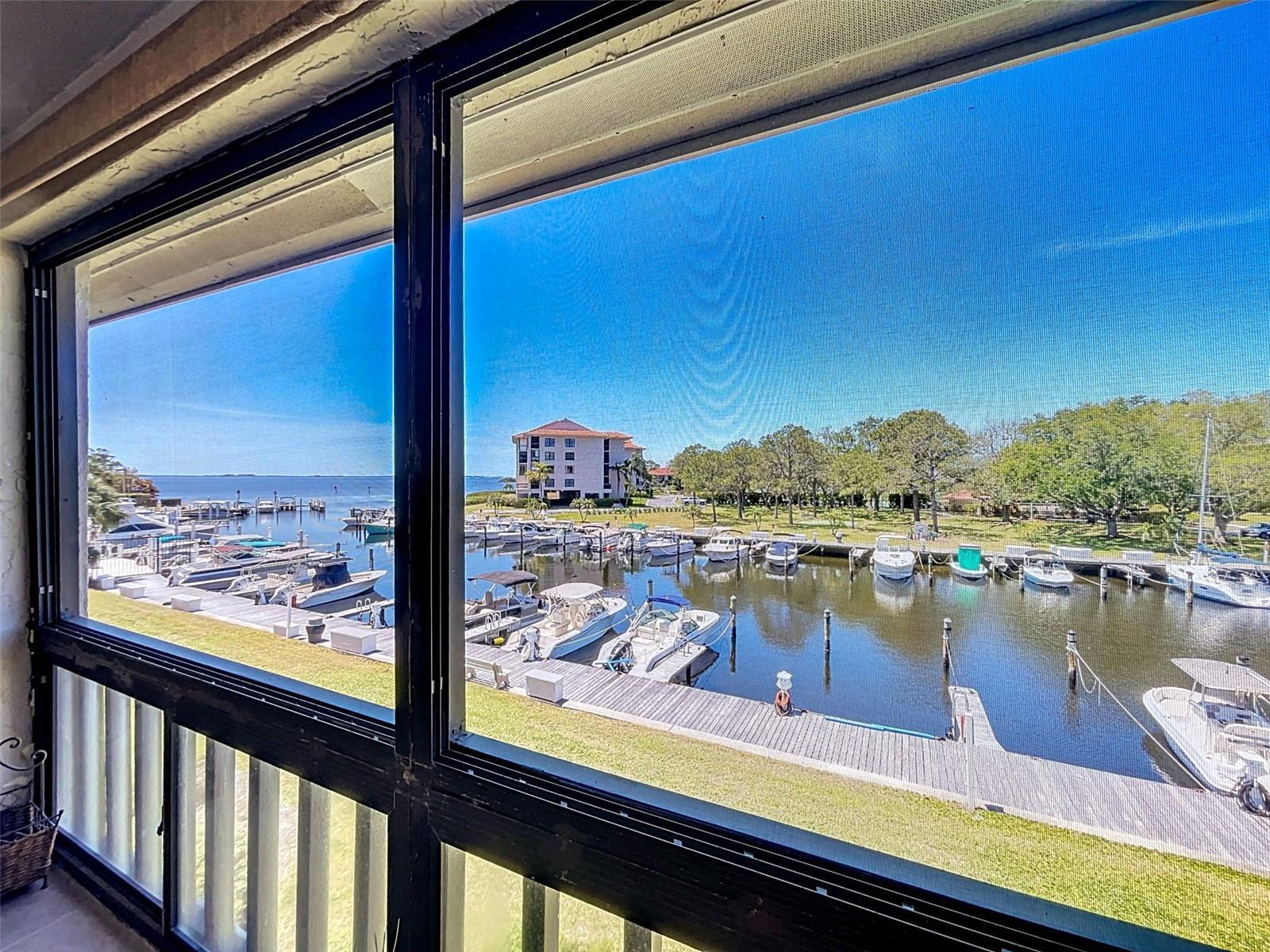 Photo one of 1801 Mariner Dr # 20 Tarpon Springs FL 34689 | MLS U8239400