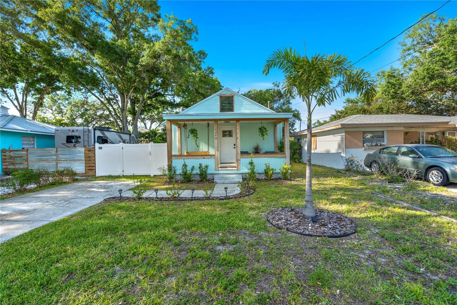 Photo one of 1240 Georgia Ave Dunedin FL 34698 | MLS U8239466