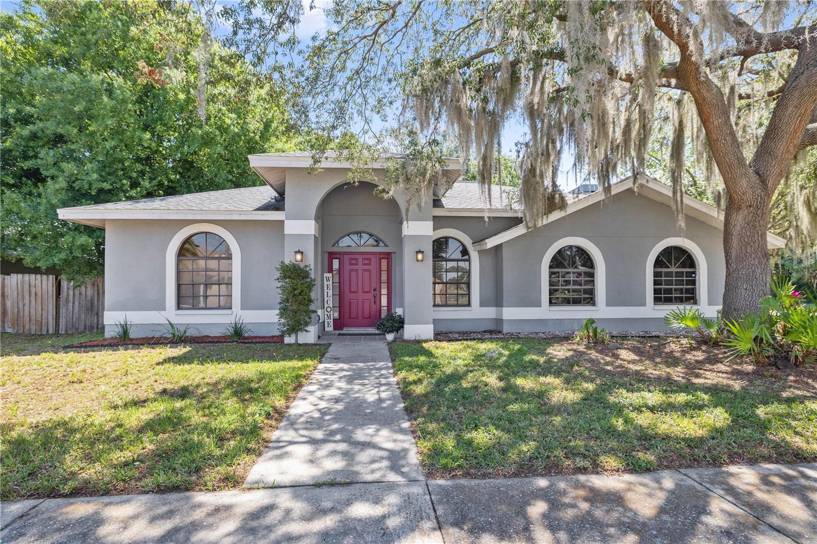 Photo one of 12001 Lynmoor Dr Riverview FL 33579 | MLS U8240035