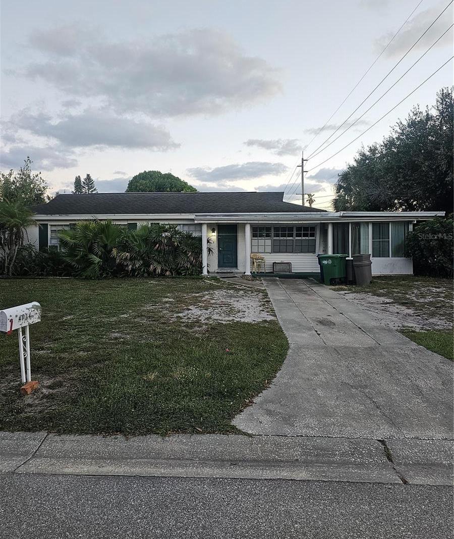 Photo one of 4014 W Rogers Ave Tampa FL 33611 | MLS W7858851