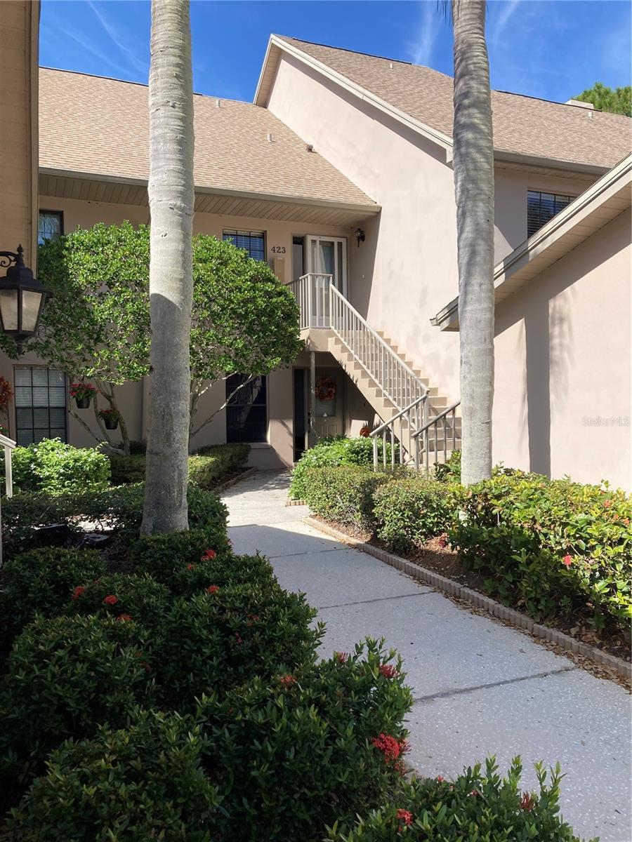 Photo one of 2818 Countryside Blvd # 423 Clearwater FL 33761 | MLS W7859433