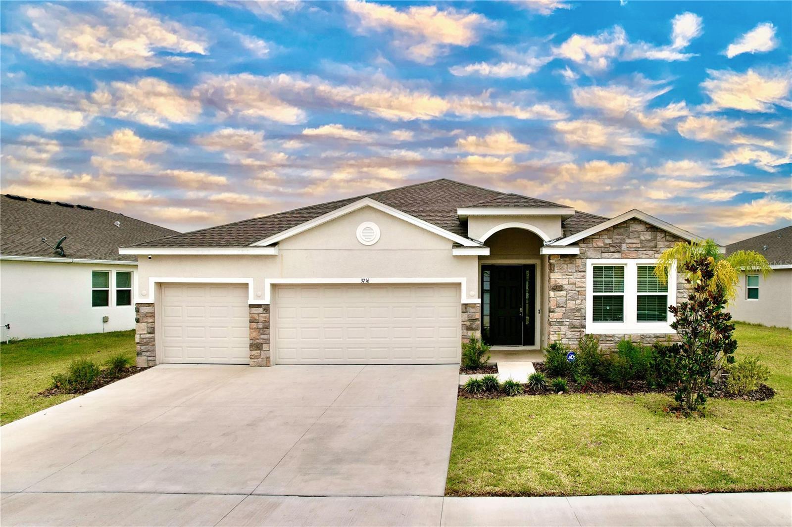 Photo one of 3716 Autumn Amber Dr Spring Hill FL 34609 | MLS W7859685