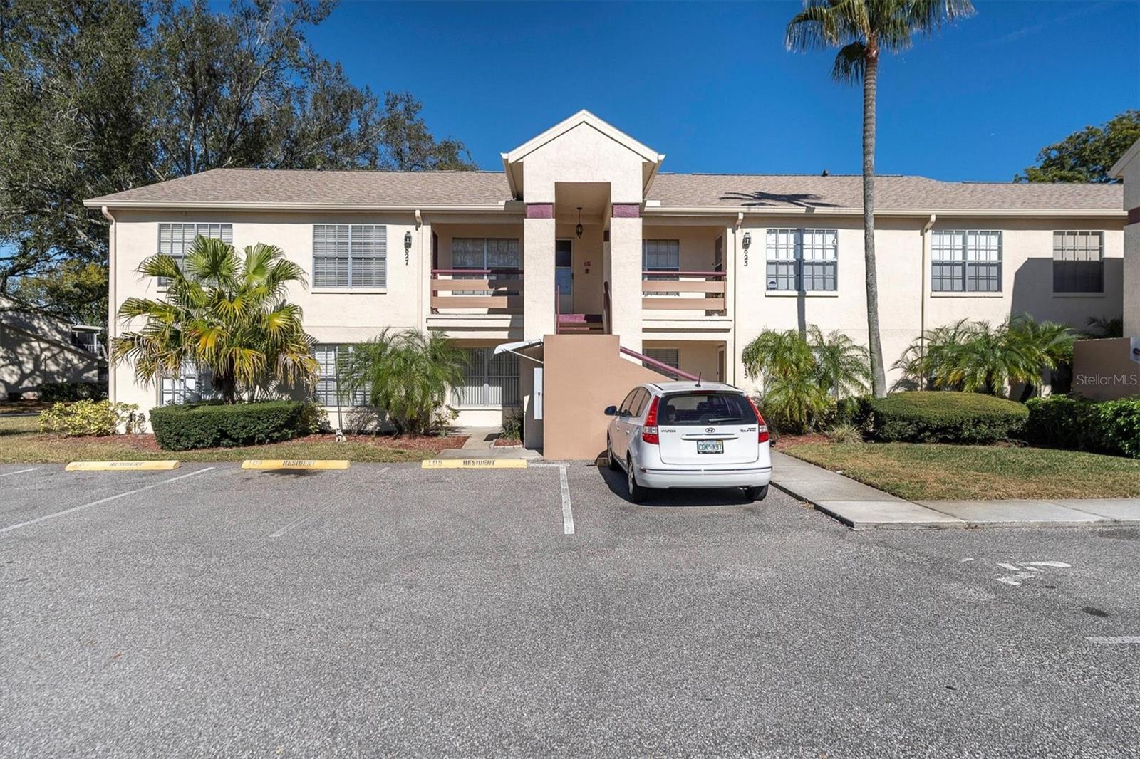 Photo one of 7900 Hardwick Dr # 827 New Port Richey FL 34653 | MLS W7861675