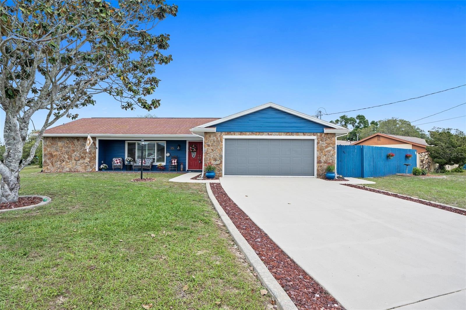 Photo one of 5770 Cactus Cir Spring Hill FL 34606 | MLS W7863232