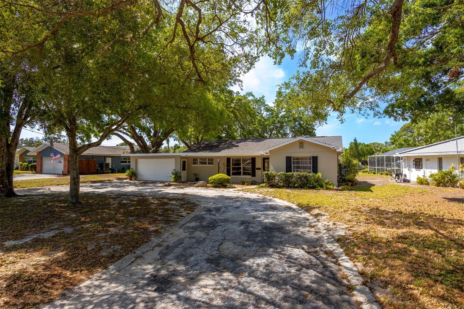 Photo one of 892 Seminole Blvd Tarpon Springs FL 34689 | MLS W7863786