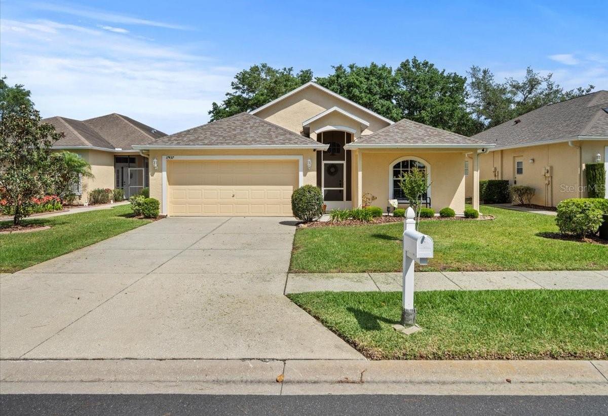 Photo one of 17437 Eagle Trace Dr Brooksville FL 34604 | MLS W7863852