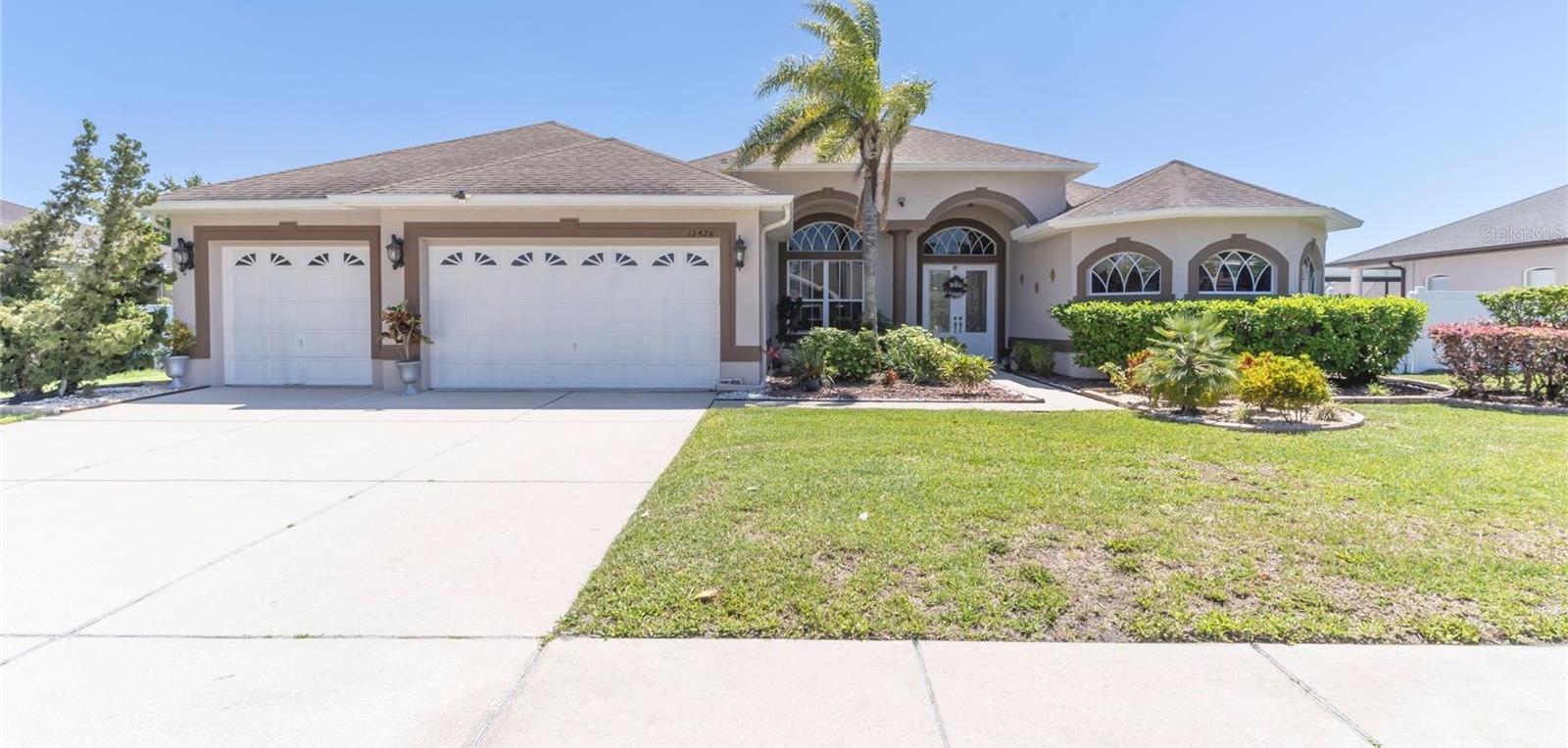 Photo one of 13428 Weatherstone Dr Spring Hill FL 34609 | MLS W7863960