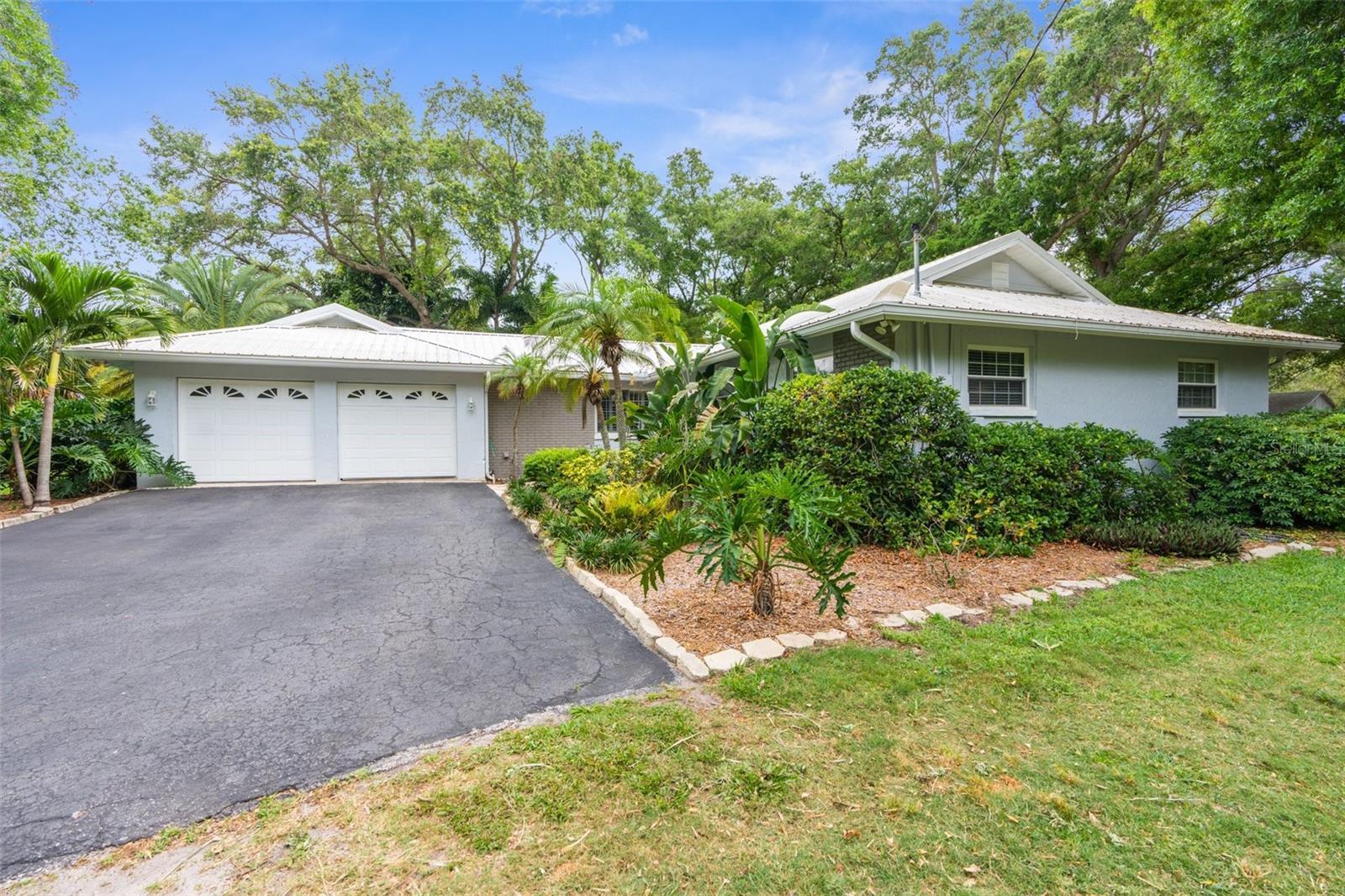 Photo one of 2170 Bow Ln Safety Harbor FL 34695 | MLS W7864460