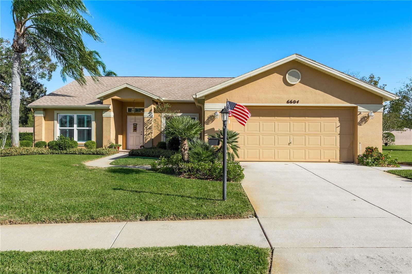 Photo one of 6604 Rosemont Ct New Port Richey FL 34655 | MLS W7870210