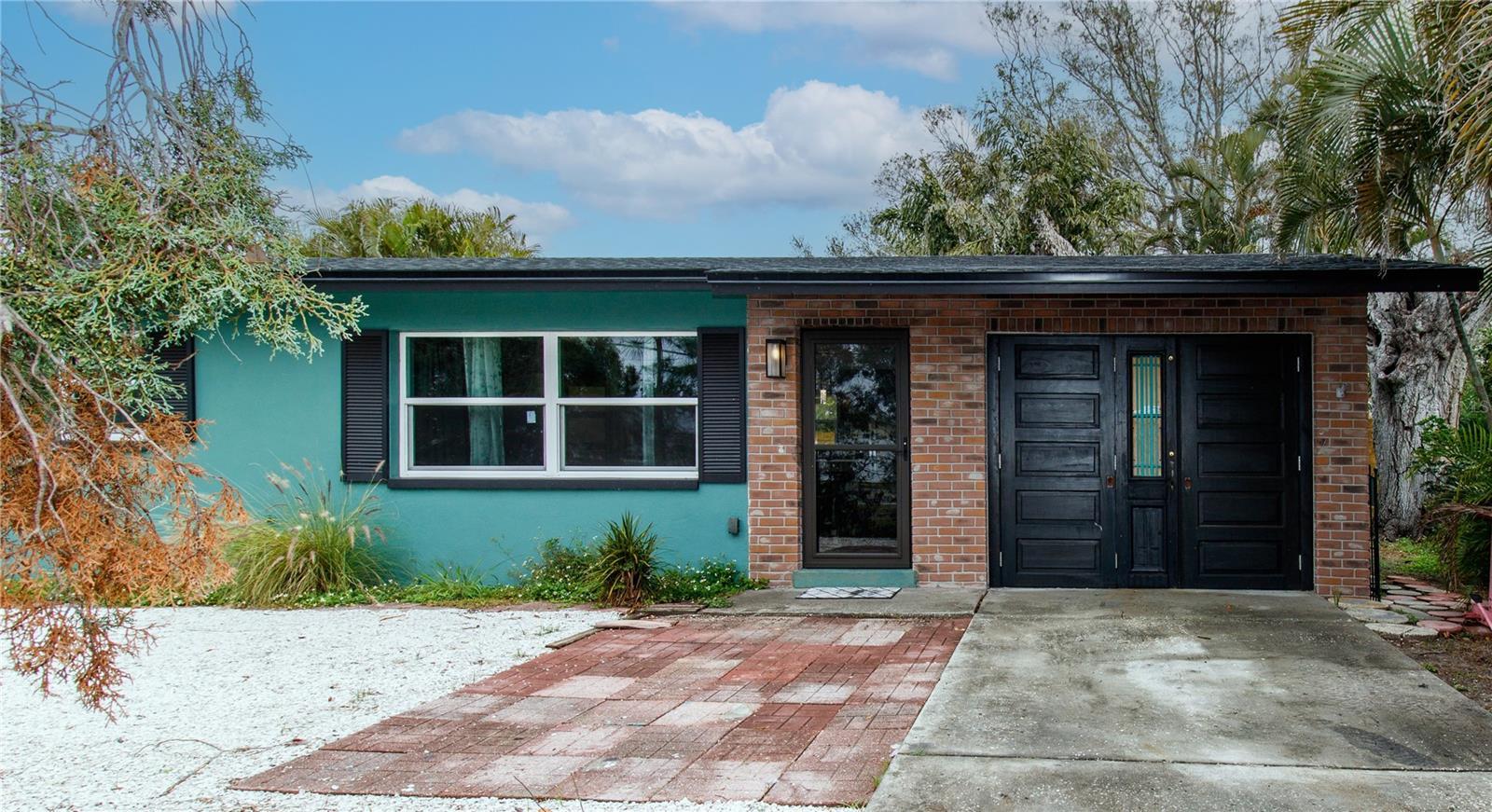 Photo one of 506 8Th Ave Sw Largo FL 33770 | MLS W7872975