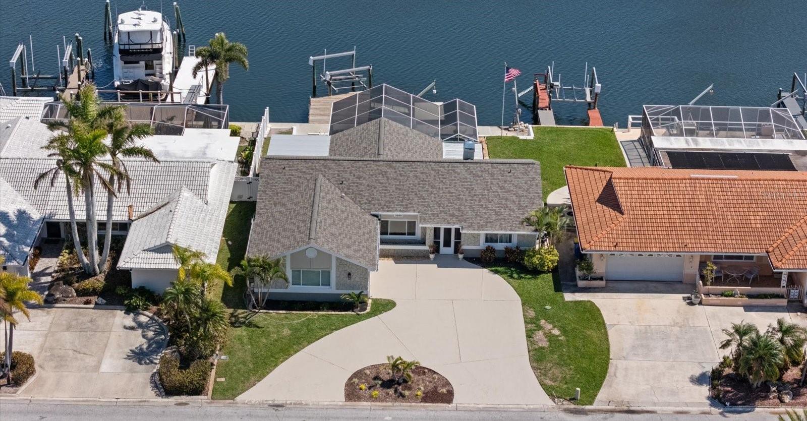 Photo one of 5000 Galleon Ct New Port Richey FL 34652 | MLS W7873110