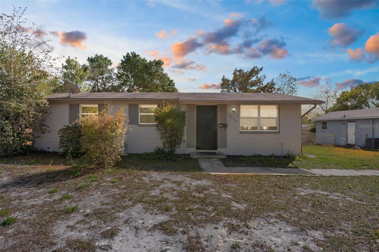 Photo one of 9430 Chase St Spring Hill FL 34608 | MLS W7873105