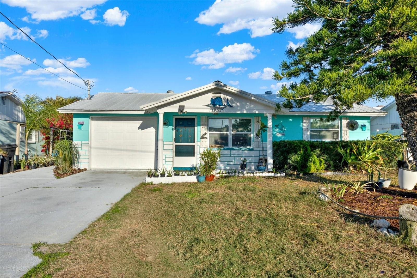 Photo one of 13906 Barnard Ave Hudson FL 34667 | MLS W7873666