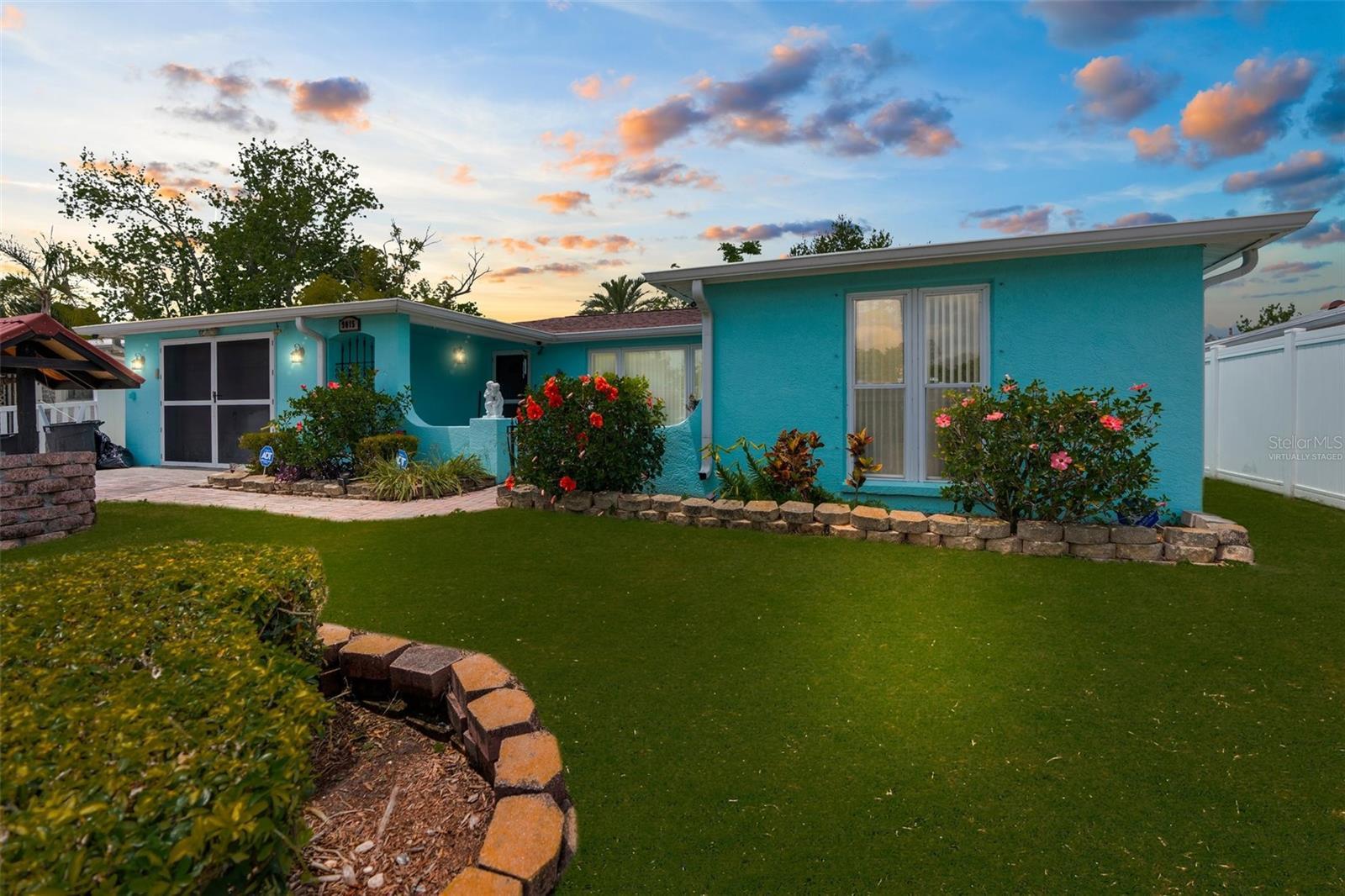 Photo one of 9015 Mark Twain Ln Port Richey FL 34668 | MLS W7875186