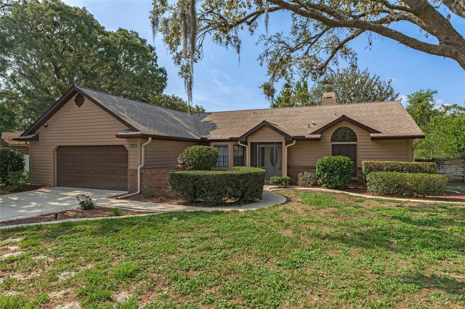 Photo one of 8402 Lake Hill Ct Spring Hill FL 34608 | MLS W7875765