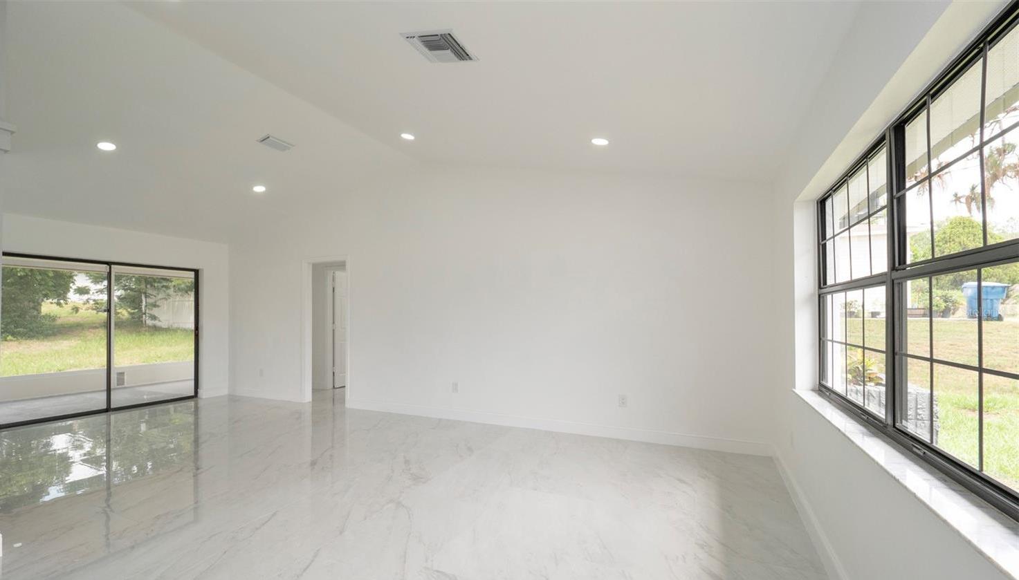 Photo #6
