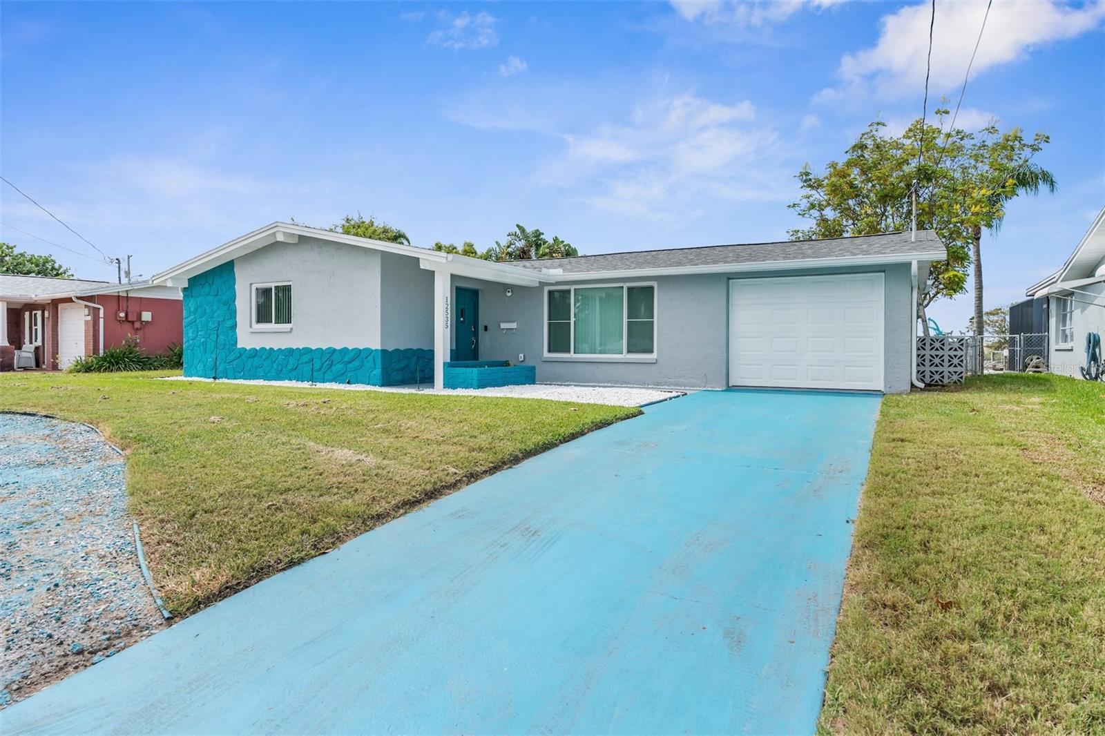 Photo one of 12535 Third Isle Hudson FL 34667 | MLS W7876003