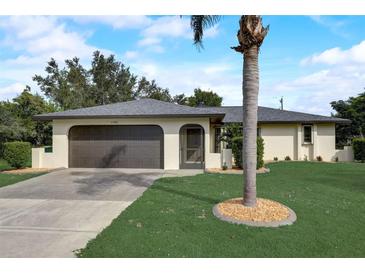 Photo one of 11032 Vanessa Ave Englewood FL 34224 | MLS A4586903